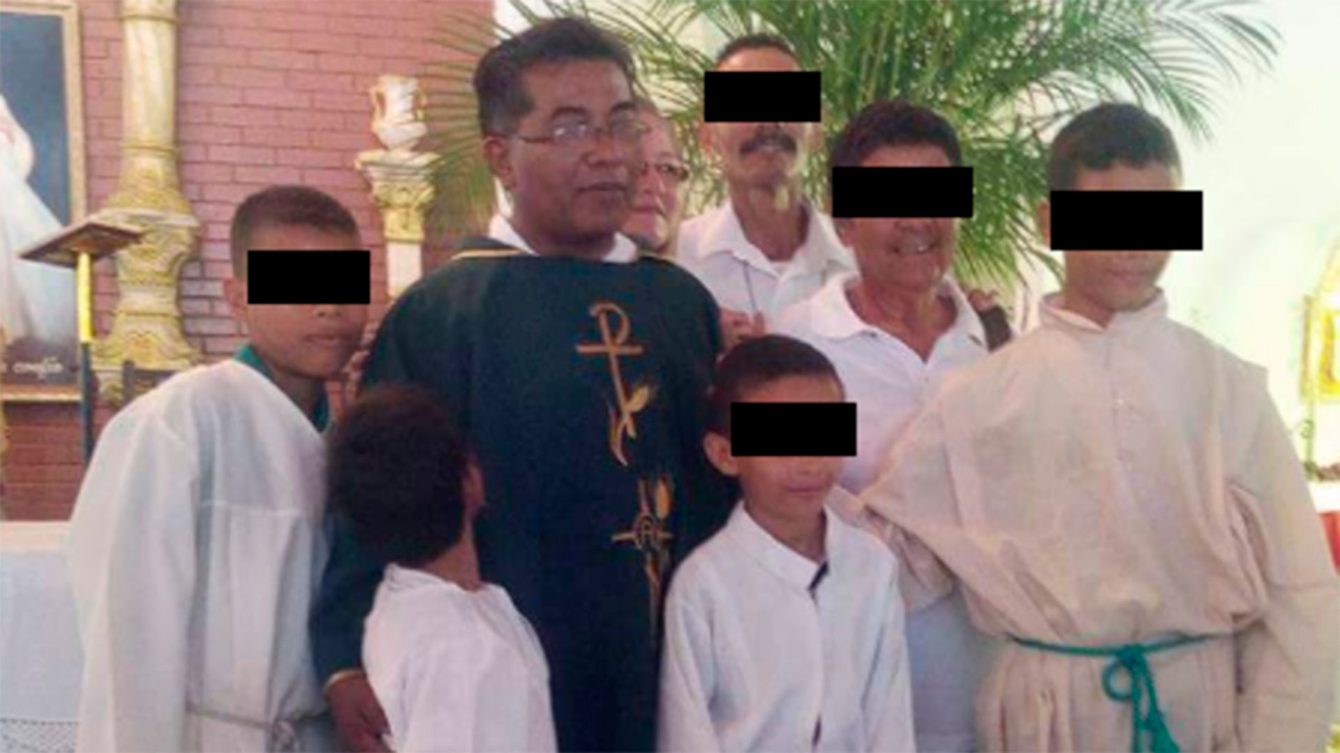 Un cura venezolano condenado por pederasta en 2006 y que todavía daba misas fue suspendido por la Conferencia Episcopal 