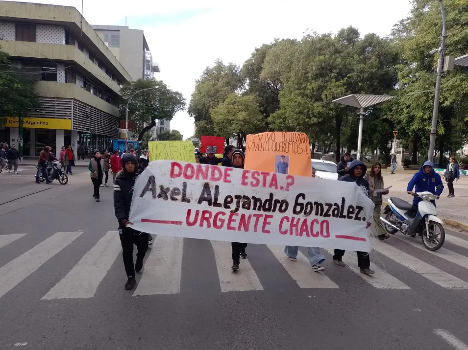 B&uacute;squeda del joven de 21 a&ntilde;os en Chaco: su madre sugiri&oacute; que plantaron evidencia 