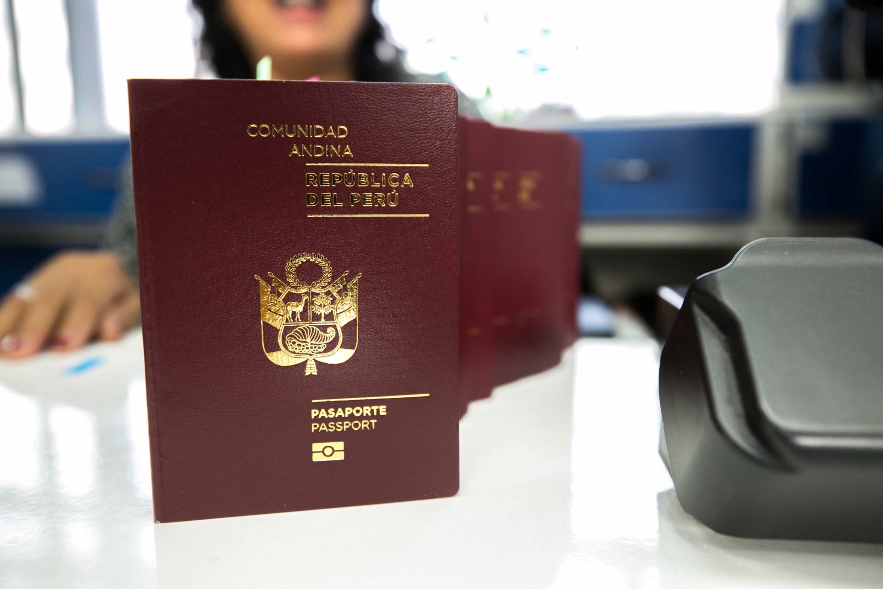 Migraciones: lote de 546 mil pasaportes llegará la primera quincena de mayo y se incrementarán número de citas