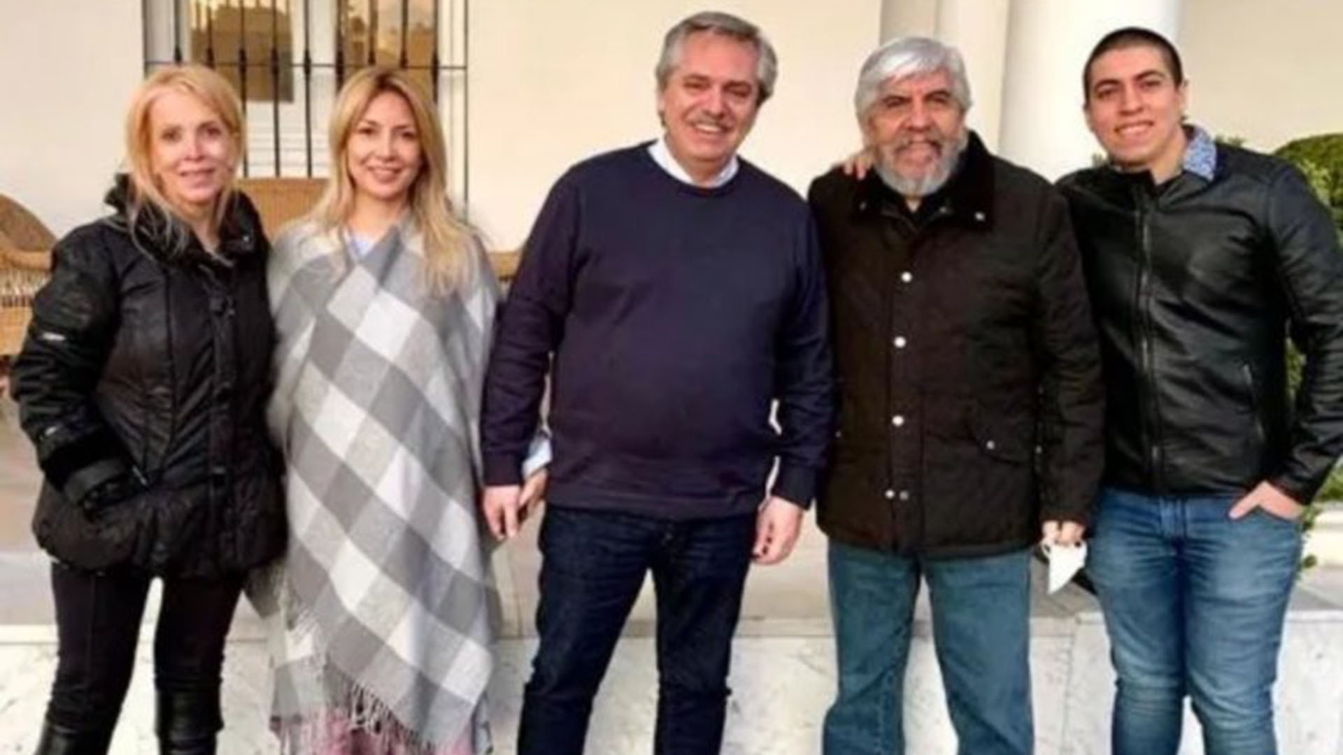 Vacunados VIP, con Alberto Fernández: Hugo Moyano, su esposa Liliana Zulet y su hijo menor, Jerónimo