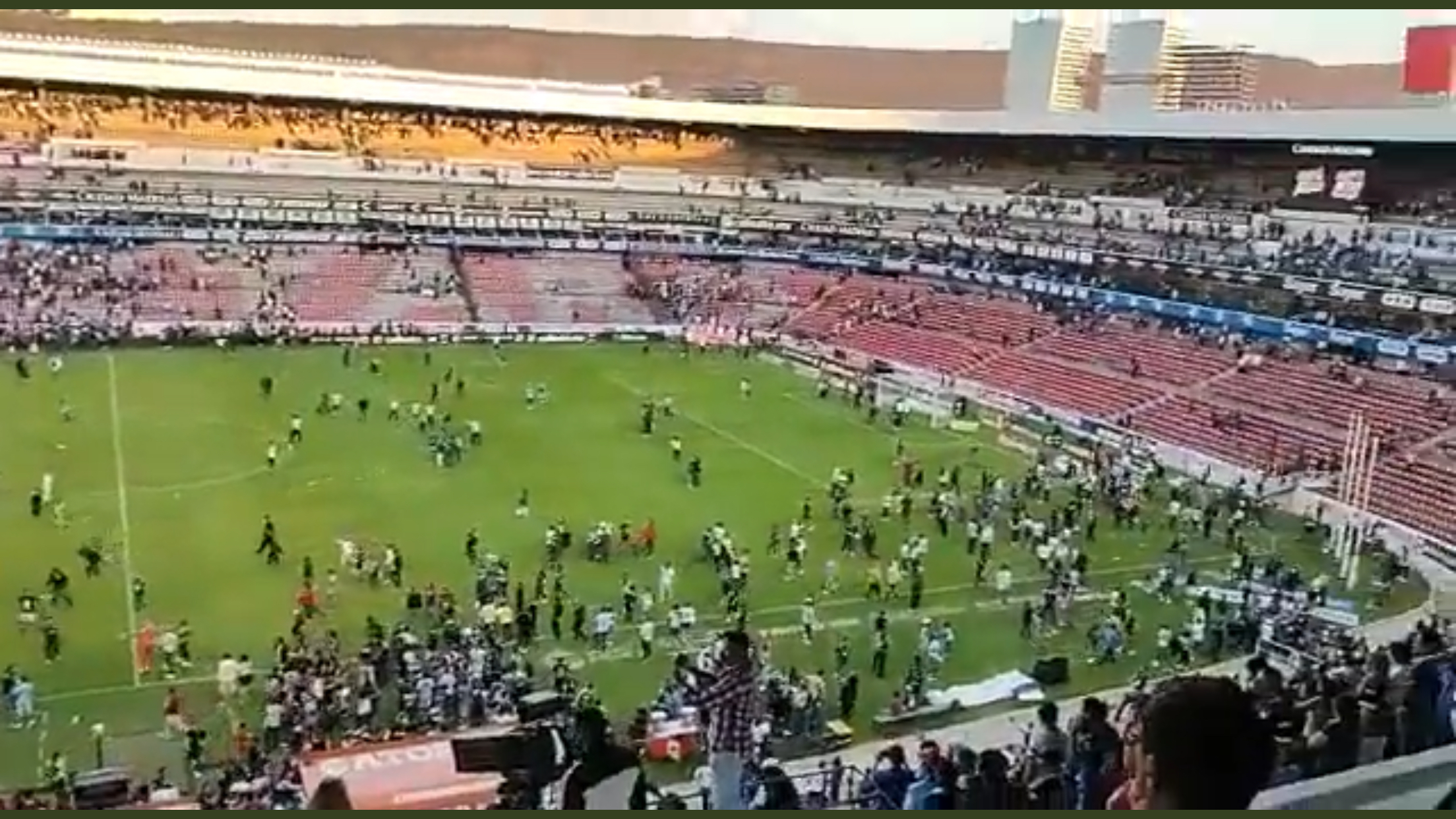 Video: aficionados de Querétaro y Atlas protagonizaron batalla campal en el Estadio Corregidora