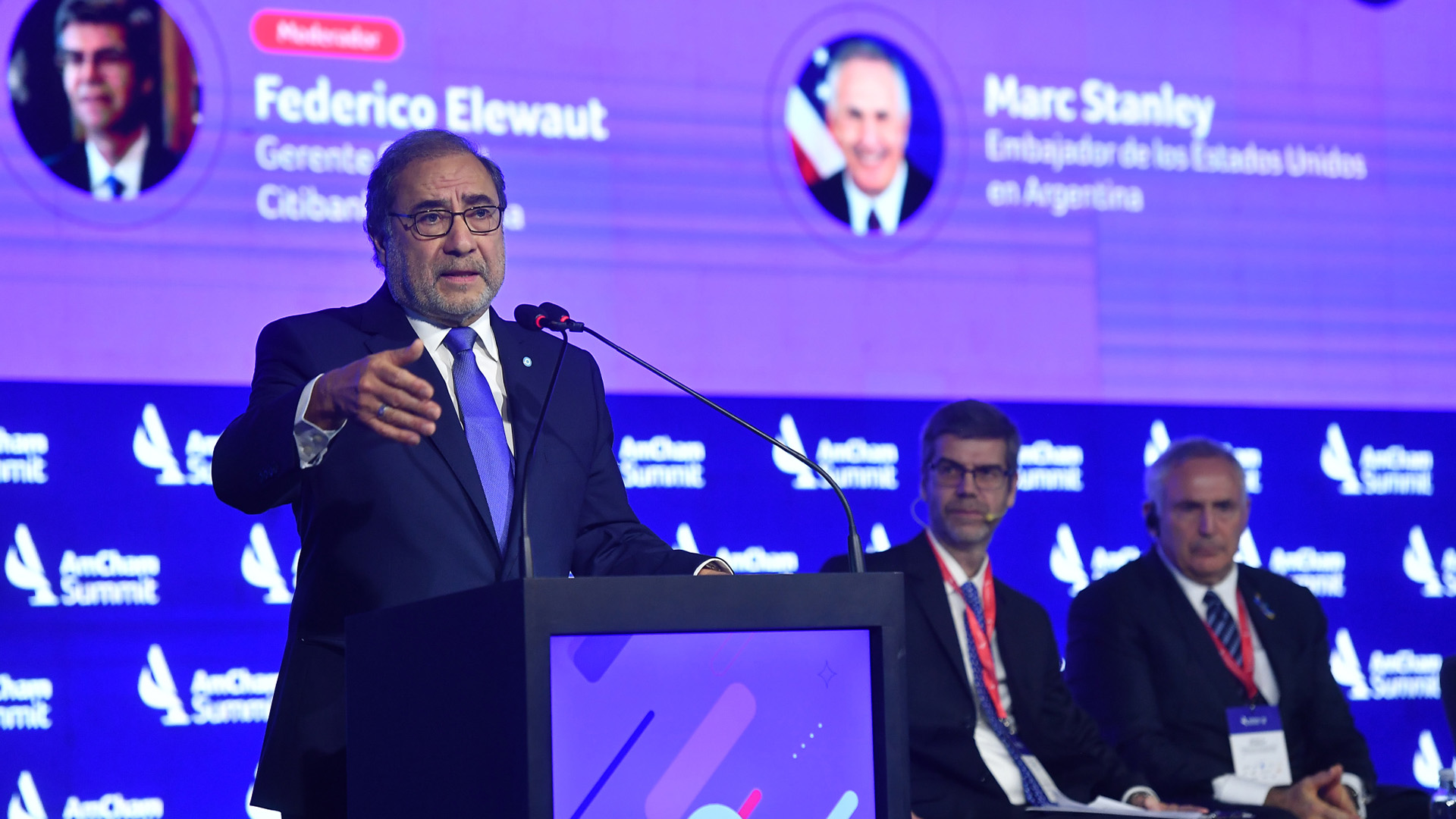 Jorge Argüello, embajador de Argentina en los Estados Unidos, habla durante el Amcham Summit 2023