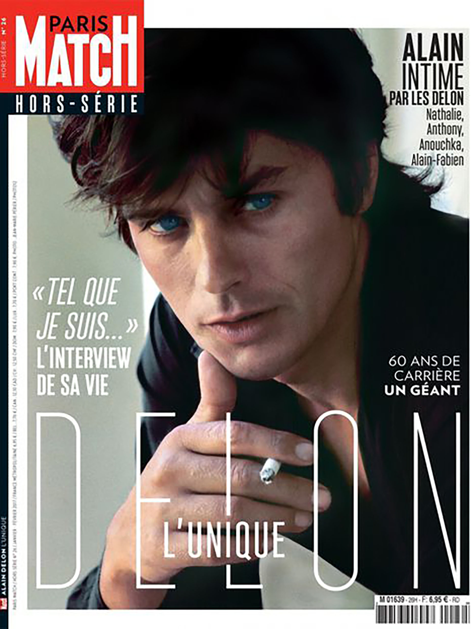 Una de las muchas tapas de la revista Paris Match dedicada a Delon