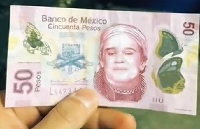 Un billete falso con la presunta cara del artista Juan Gabriel: (Foto: tomada de redes sociales)