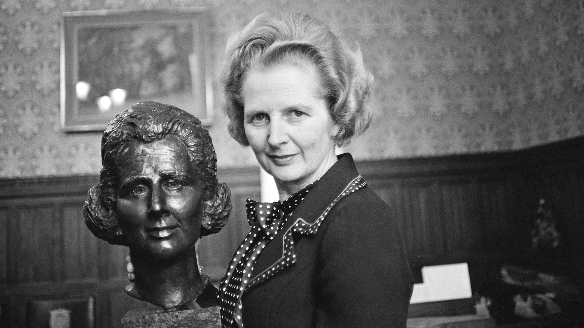 binario Inspección Sinis Margaret Thatcher: la “Dama de Hierro” que mandó hundir el Belgrano y  cambió con mano dura la cara de Gran Bretaña - Infobae