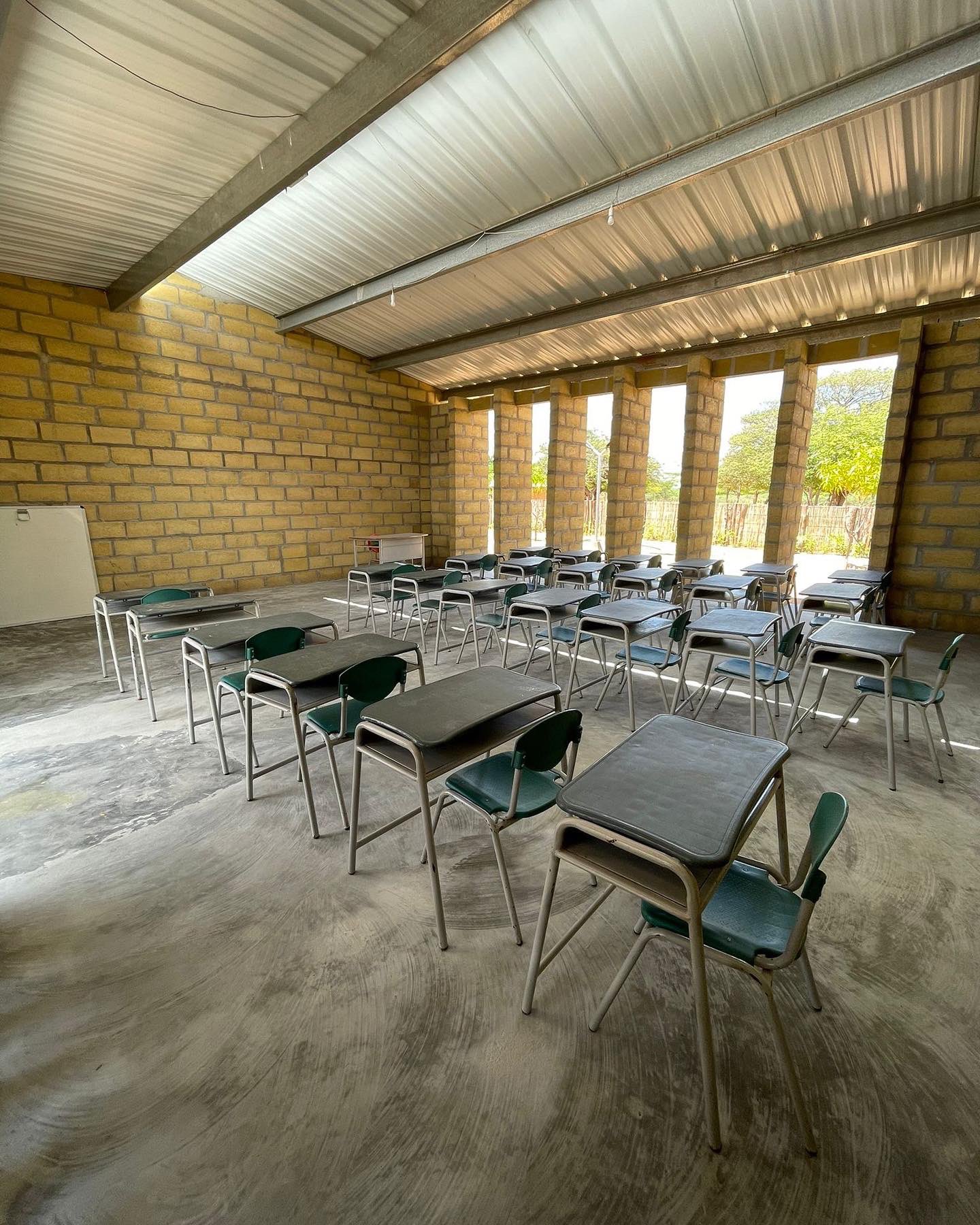 Así quedó la escuela de Maicao tras la intervención de las fundaciones Pies Descalzos y EAA | Foto: Twitter @shakira