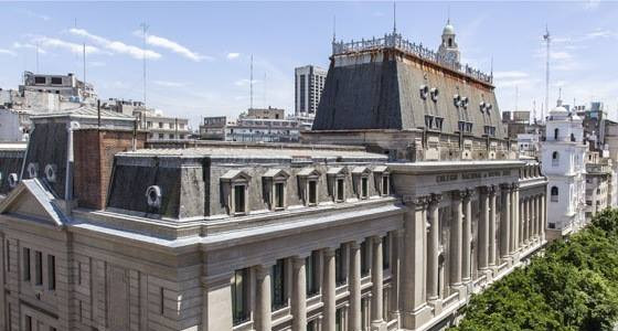 Fachada del Colegio Nacional de Buenos Aires, que ocupa parte de la histórica Manzana de las Luces, en pleno centro porteño.