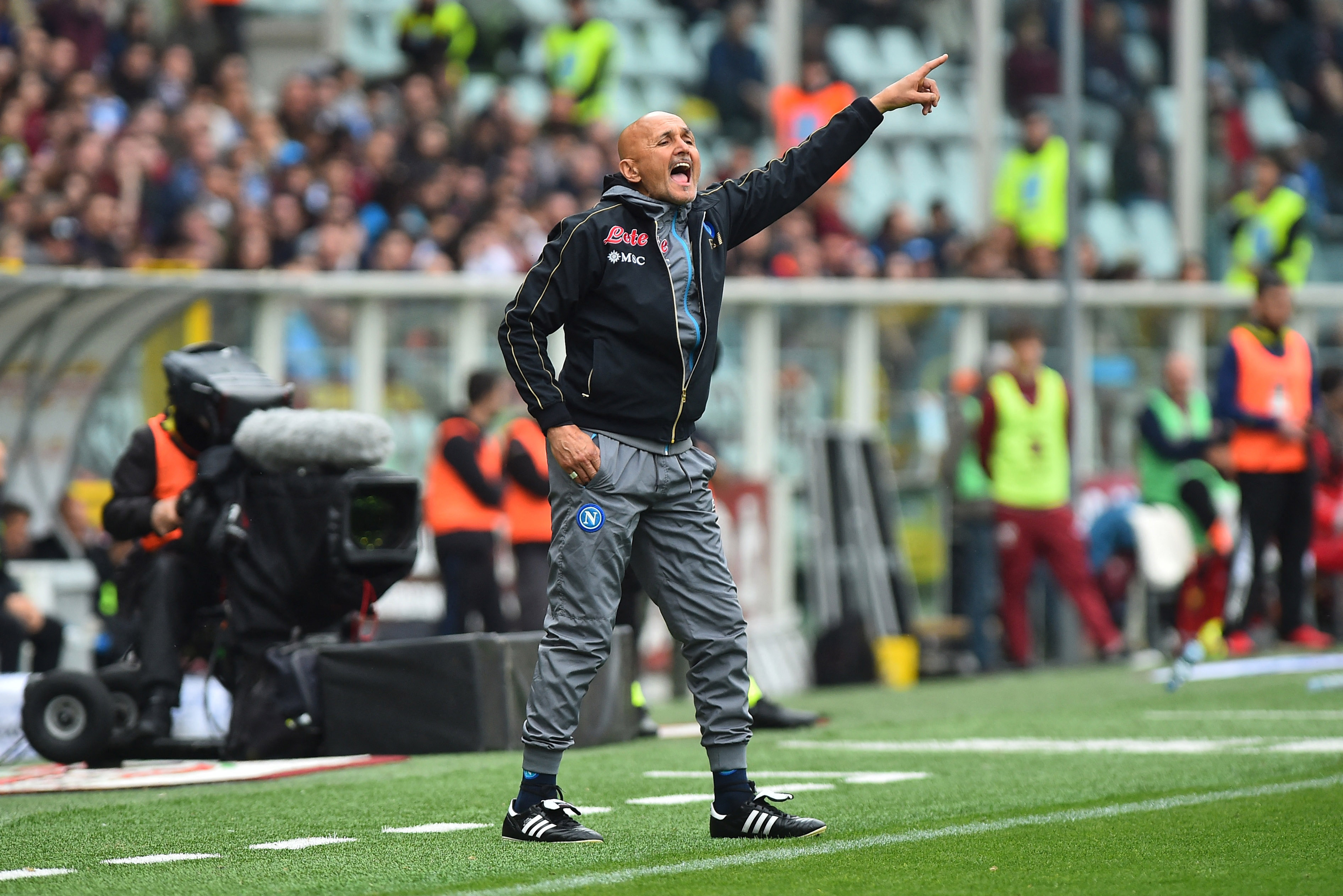 Luciano Spalletti, técnico que tiene cerca al Napoli de su primer título en Serie A en 33 años. REUTERS/Massimo Pinca