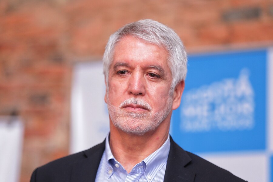 Enrique Peñalosa, furioso por cancelación del parque eólico en La Guajira: llamó “matones” y “extorsionistas” a quienes se opusieron al proyecto