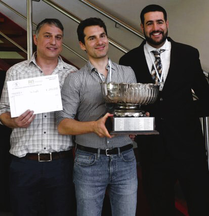 Fernando Peralta junto a los organizadores, Hernán Trivissonno y Nahuel Santianes