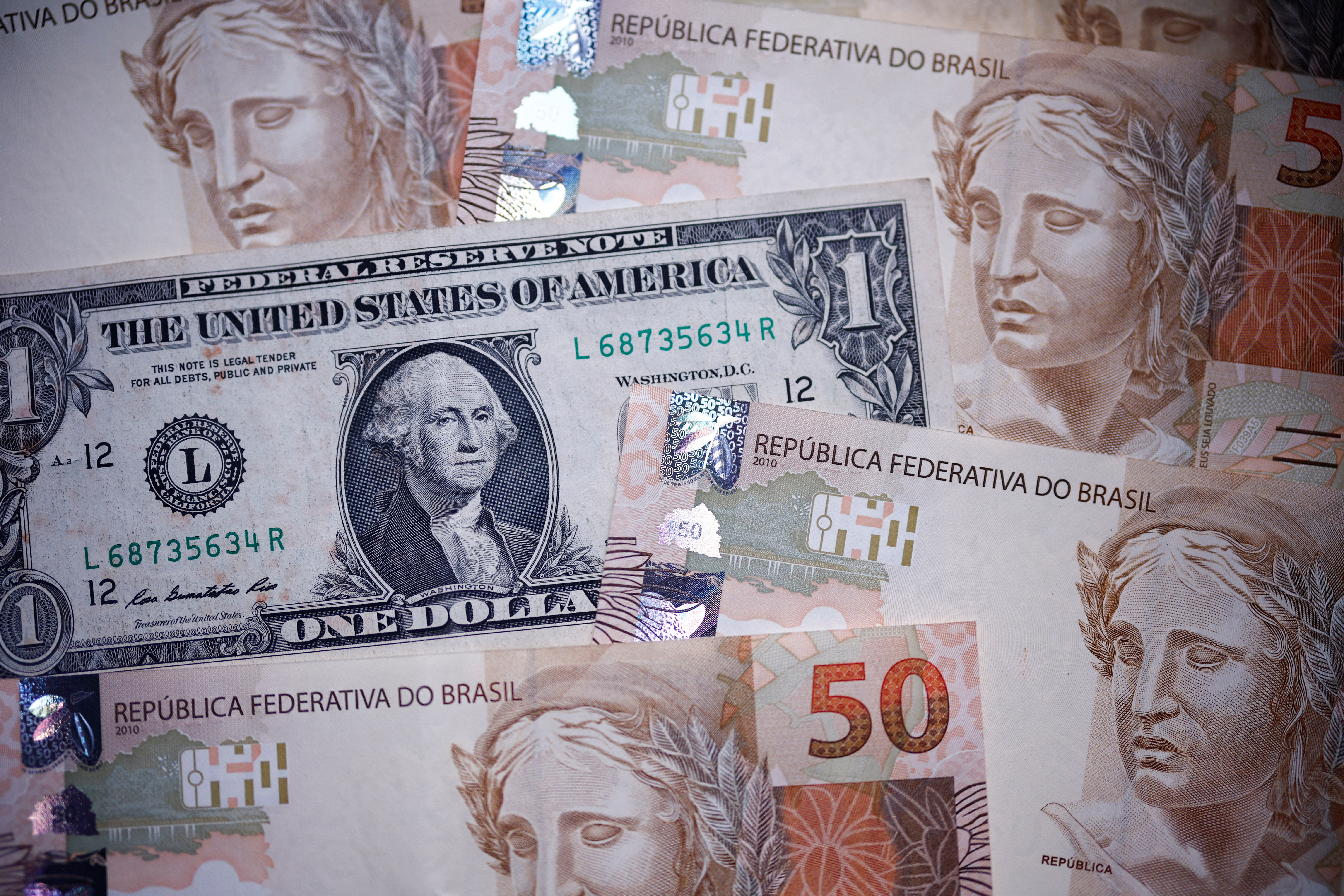 Dólar hoy: a cuánto operan todas las cotizaciones minuto a minuto este lunes 5 de octubre