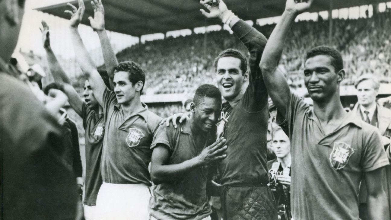 Pelé jugó para Brasil con 17 años el Mundial de Suecia 1958 y se coronó campeón del mundo (AP)