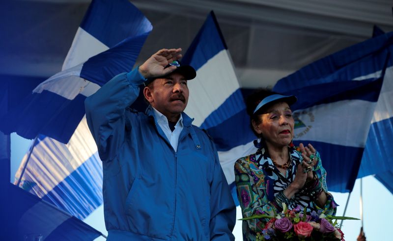 El presidente de Nicaragua, Daniel Ortega, y la vicepresidenta del país, su esposa Rosario Murillo (REUTERS / Oswaldo Rivas)