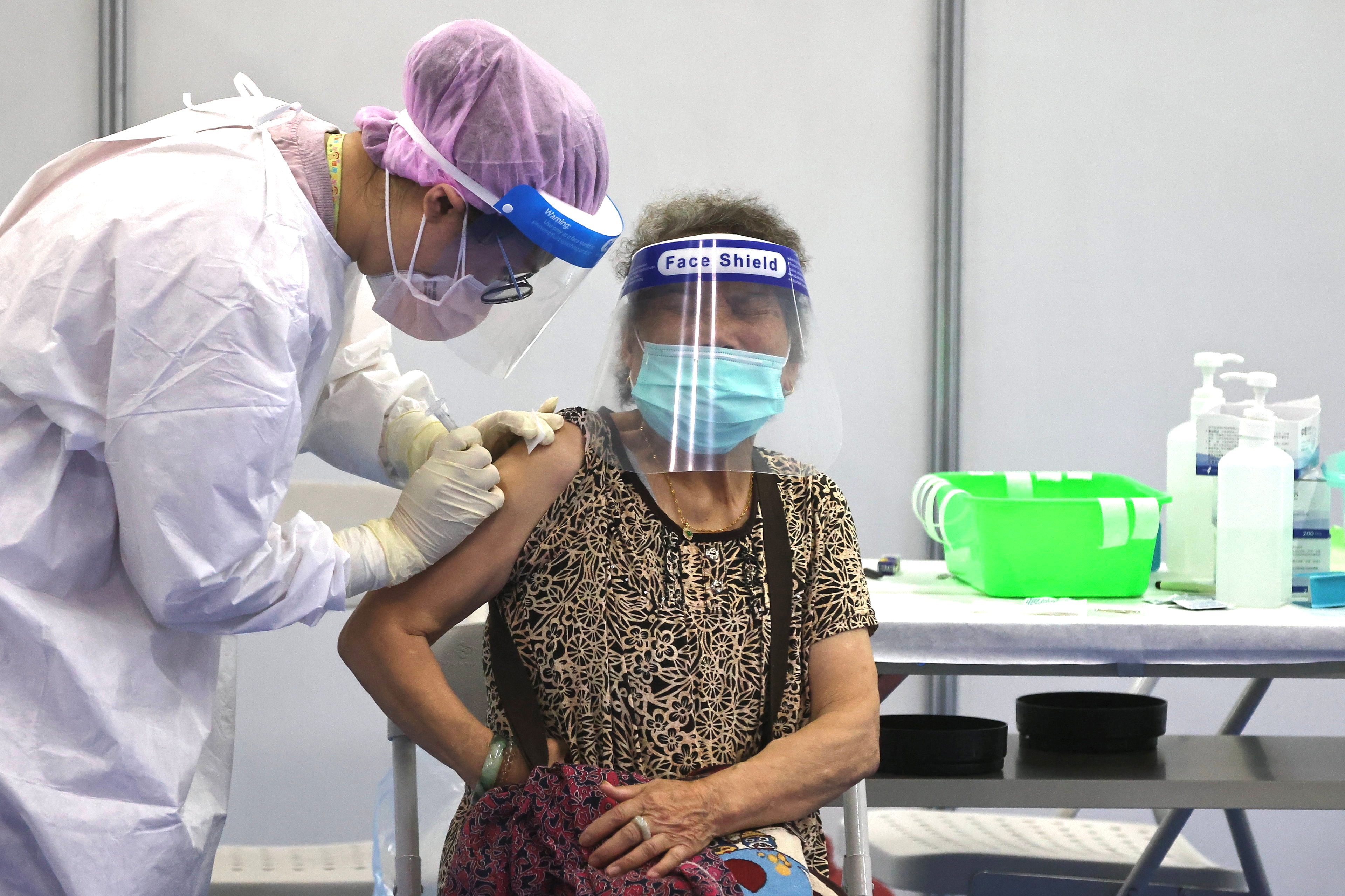 La variante del coronavirus detectada en la India puede ser un 60% más contagiosa que la hallada en Kent, llamada Alfa-  REUTERS/Ann Wang