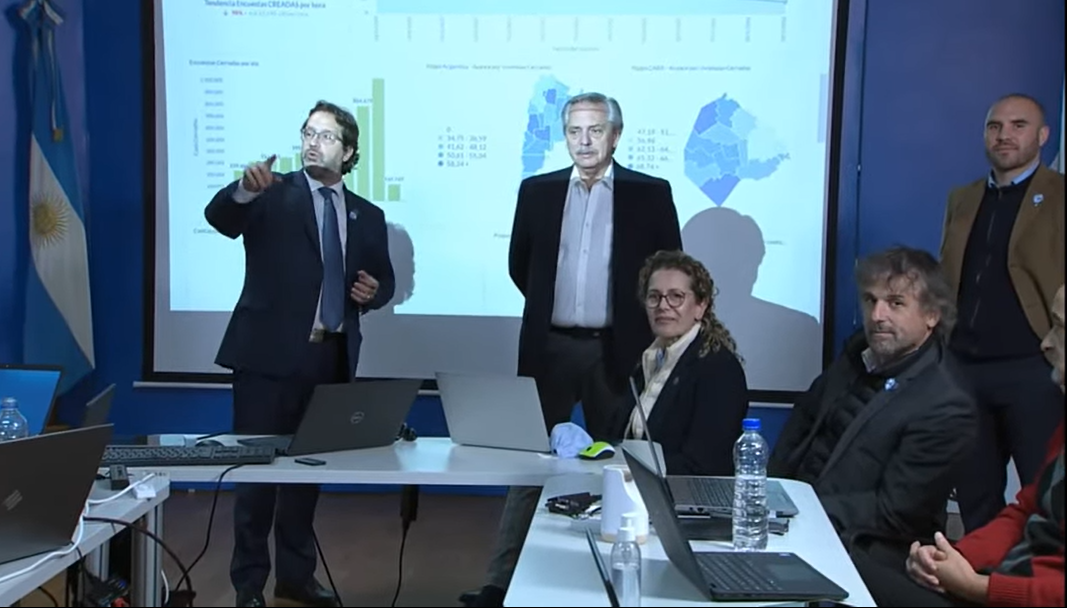 Alberto Fernández y Martín Guzmán acompañaron a Marco Lavagna en la carga de datos llevada a cabo por el INDEC