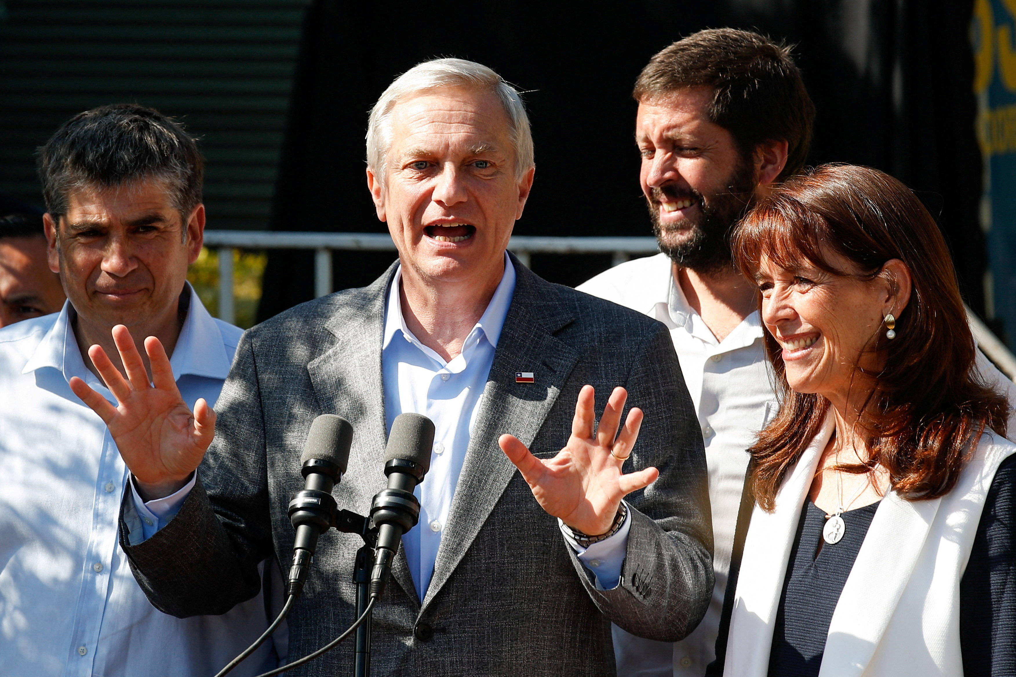 Batalla campal entre dos selecciones que jugarán el Mundial 2026: la agresión de un futbolista a dos rivales