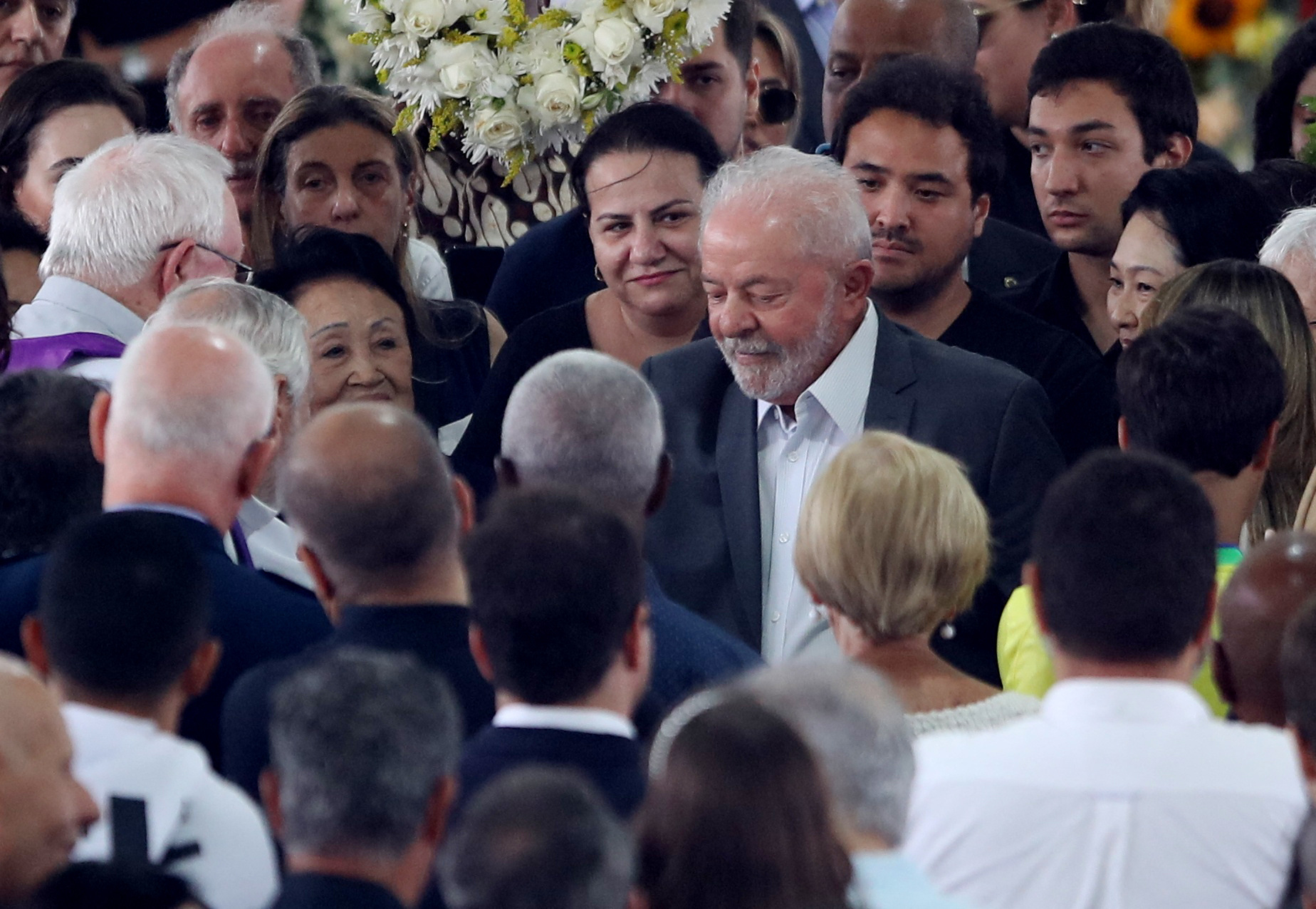 El flamante presidente de Brasil pasó a despedirse de Pelé (REUTERS/Carla Carniel)