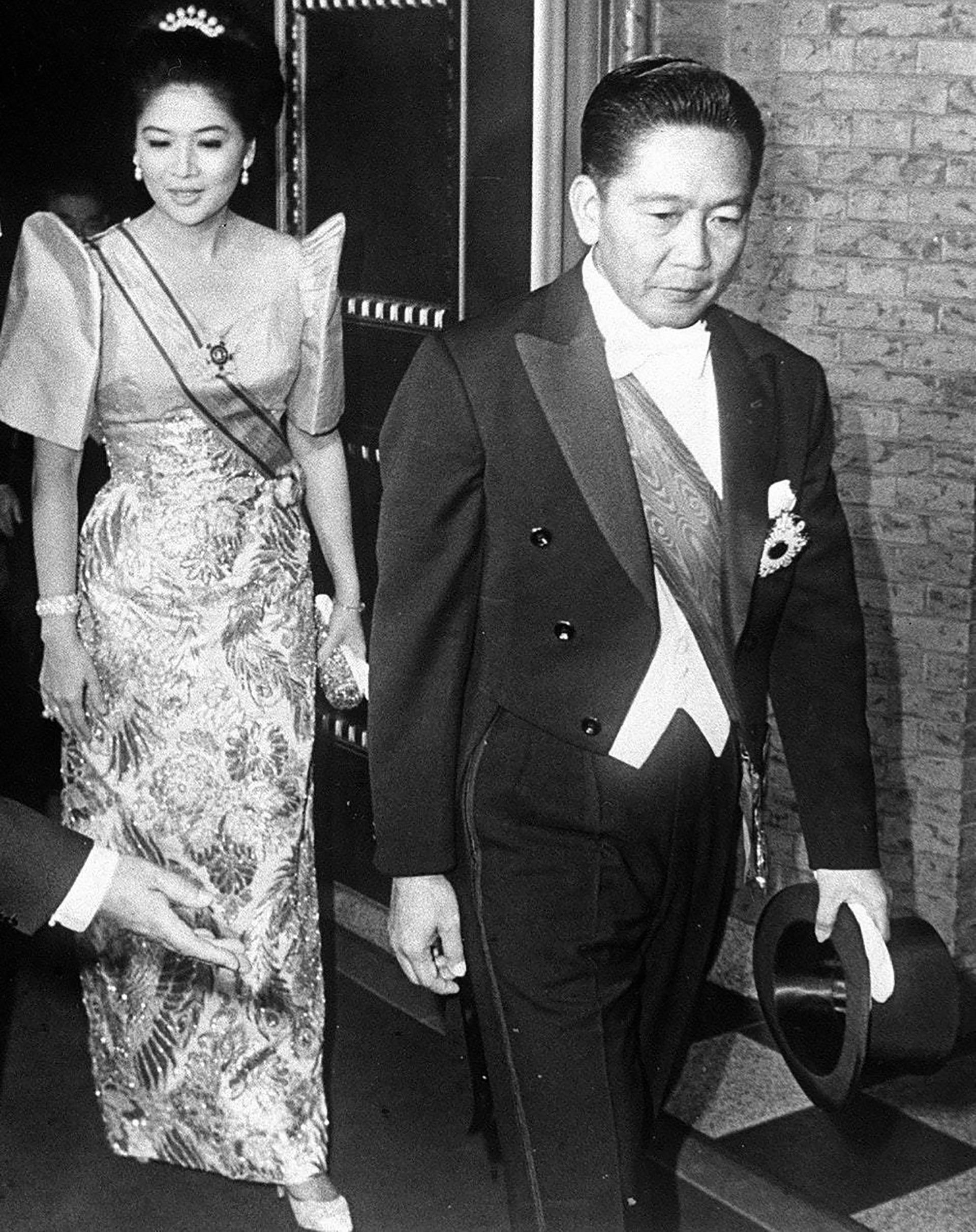 Ferdinand Marcos e Imelda manejaron su país durante 21 años. Ella fue muy importante en la primera campaña presidencial. Desde el principio el matrimonio acumuló poder y posesiones