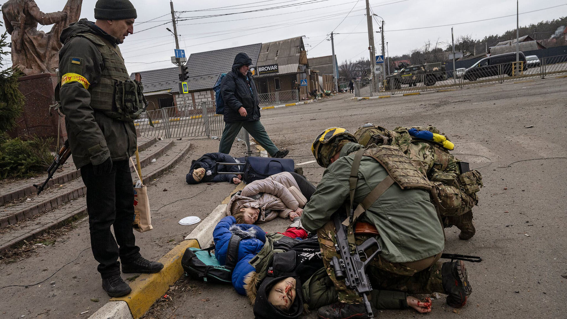 Las tropas rusas asesinaron a una familia en Irpin. La fotoperiodista Lynsey Addario de The New York Times tomó la imagen