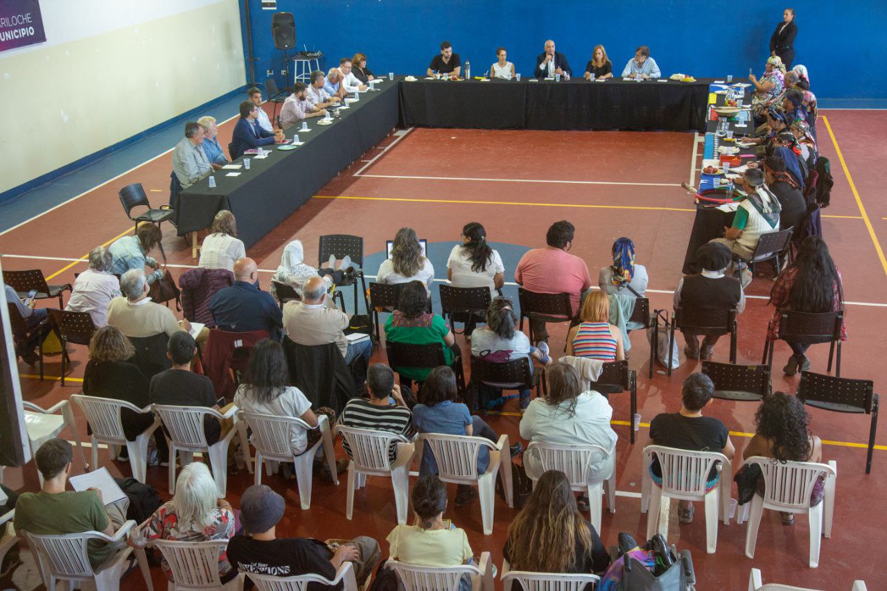 El secretario de Derechos Humanos, Horacio Pietragalla, encabezó la mesa de diálogo con comunidades mapuches
