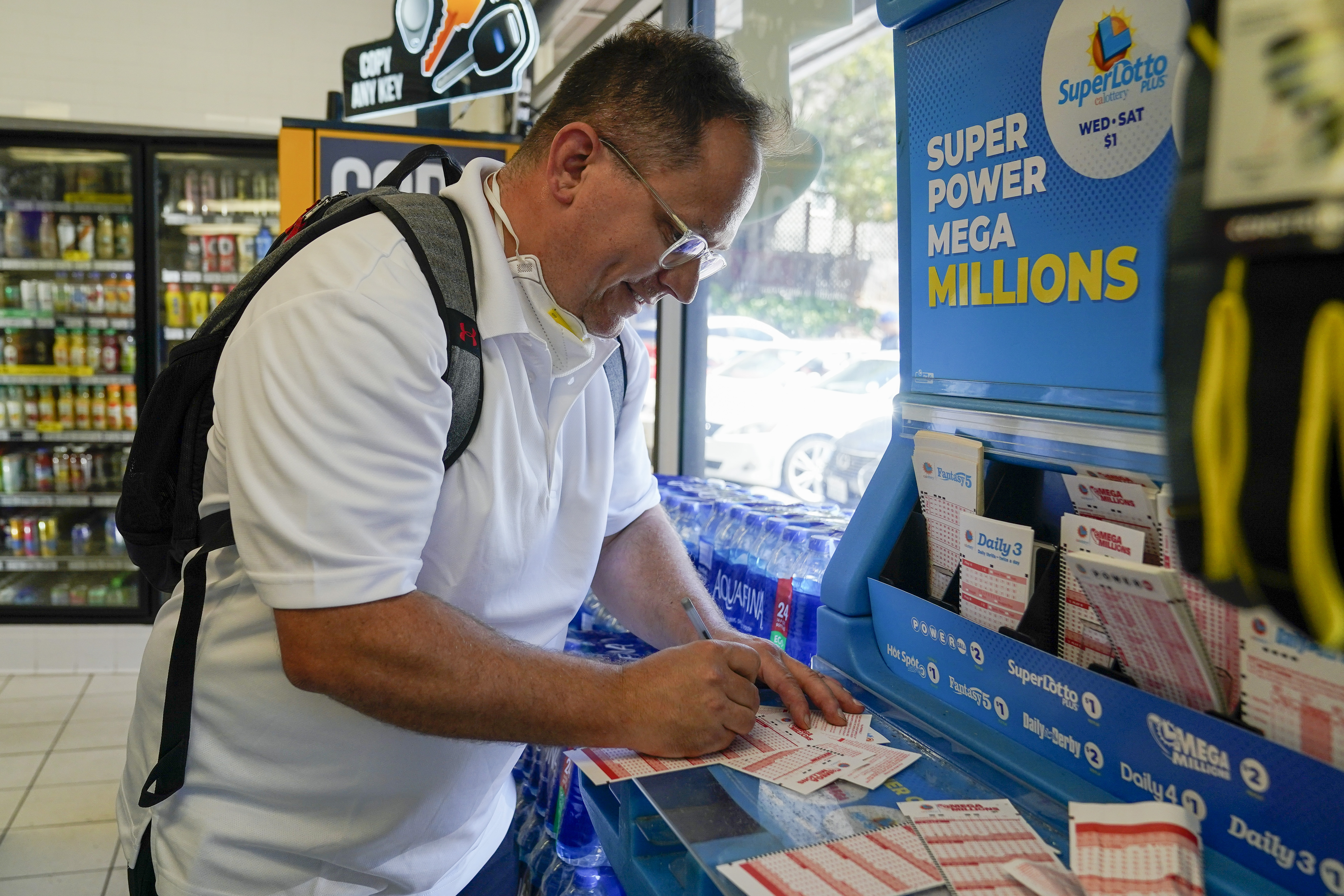 The lottery is played in 45 states and three territories of the country (AP Photo/Godofredo A. Vásquez)