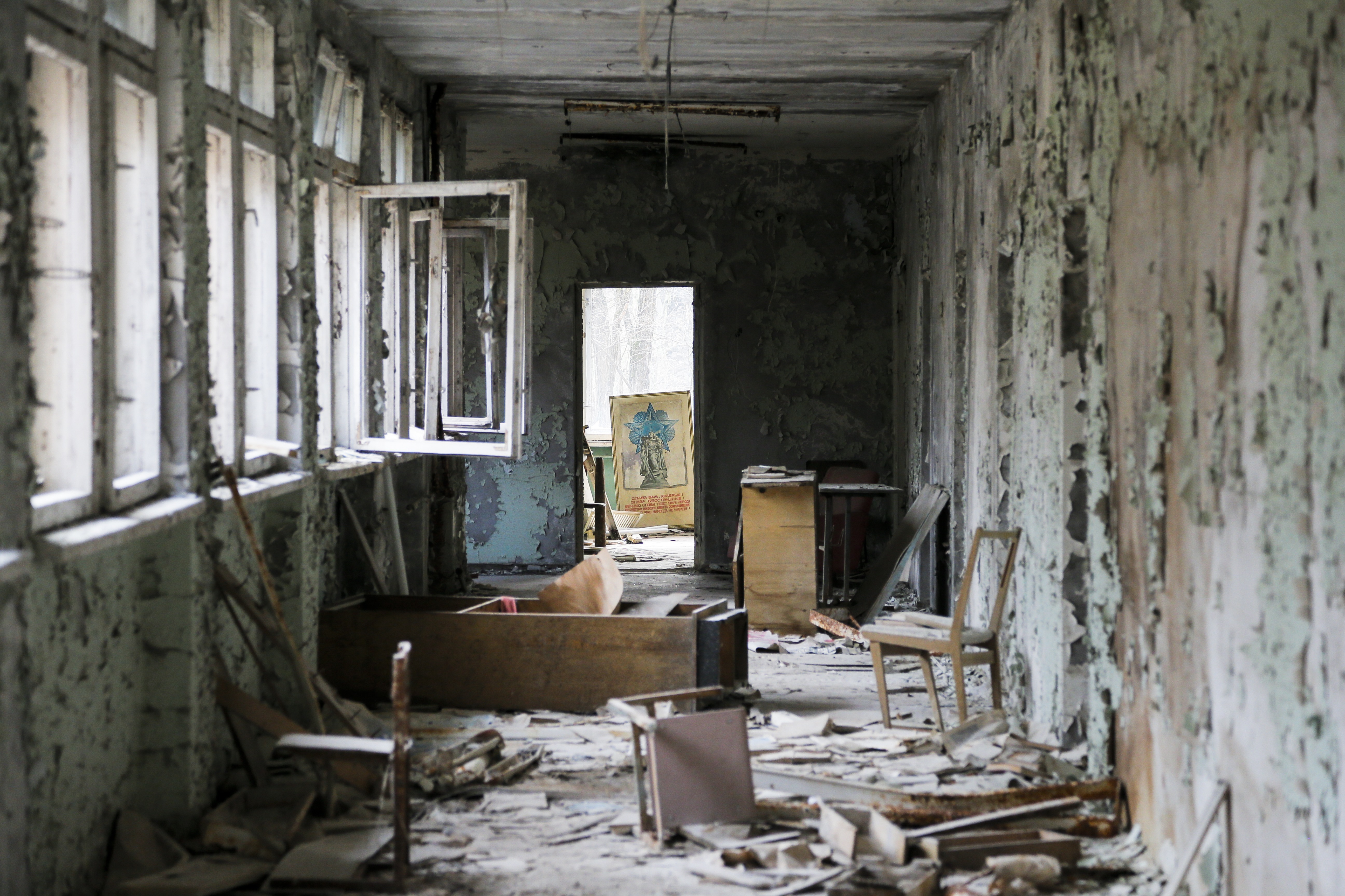 Parte de una escuela en Pripyat, el pueblo a tres kilómetros de la central atómica de Chernobyl (AP)