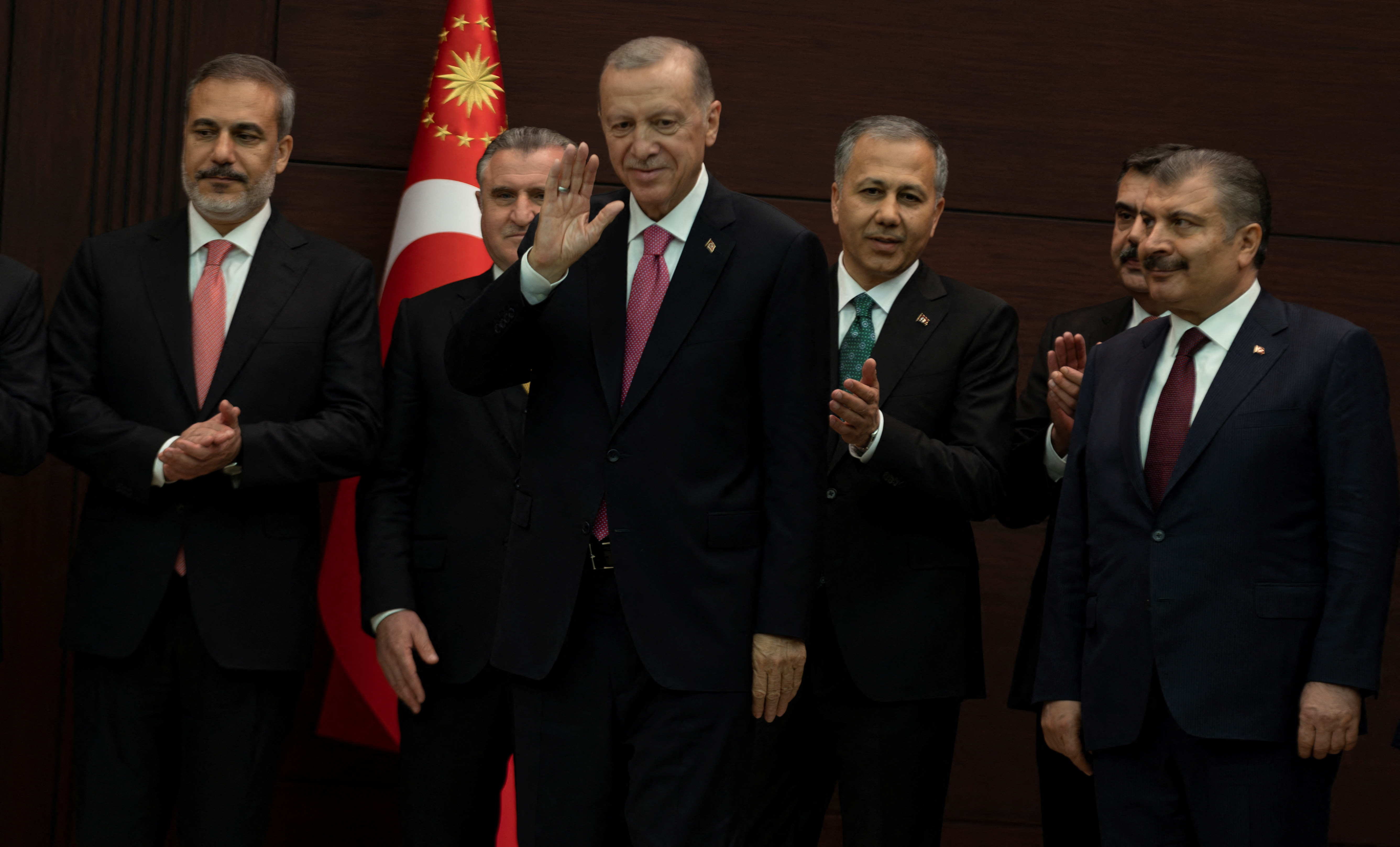 Erdogan presentó su nuevo gabinete: nombró a un ministro de Economía ortodoxo y a un canciller más cercano a Rusia que a Europa