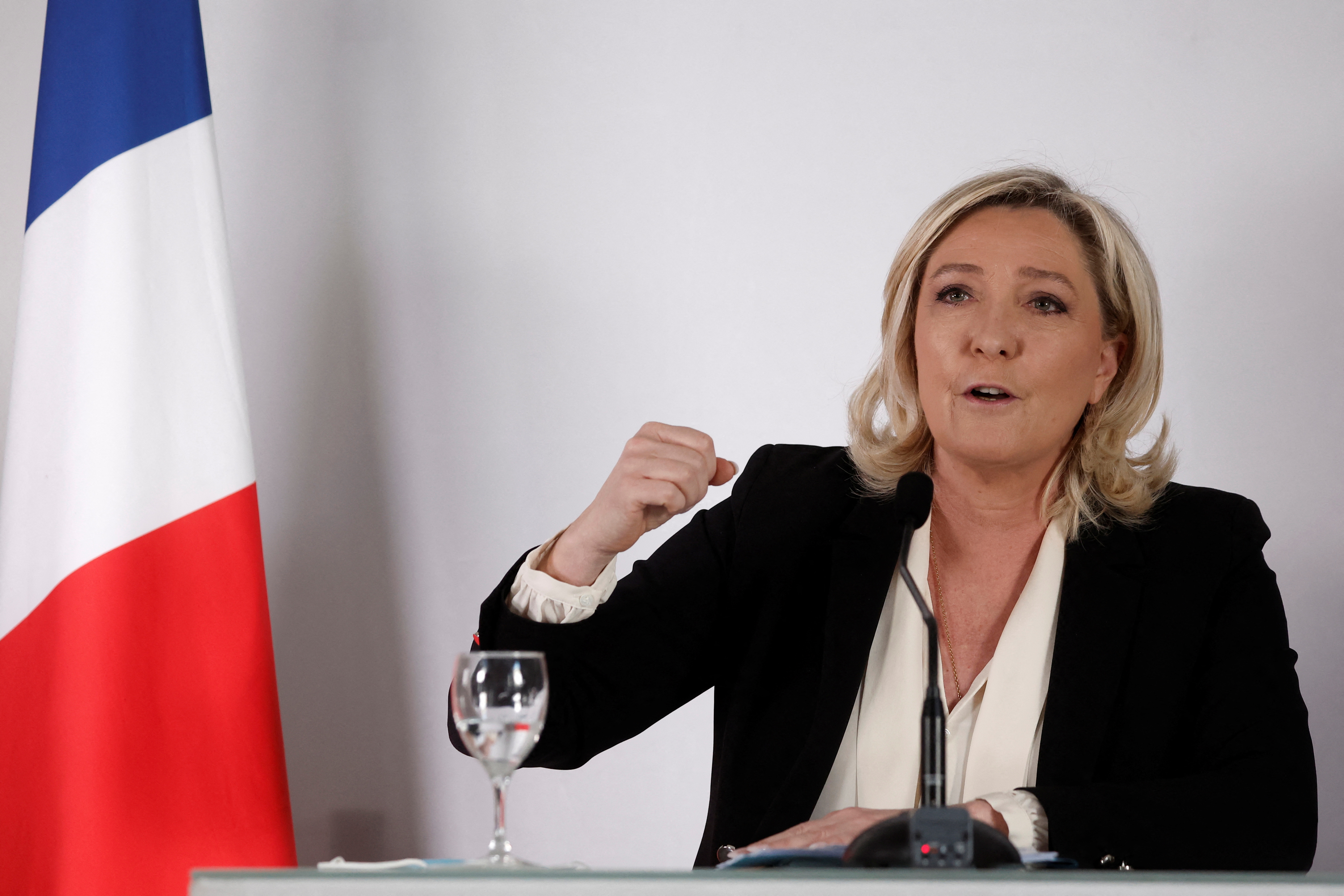 Marine Le Pen, candidata de extrema derecha que enfrentará a Macron