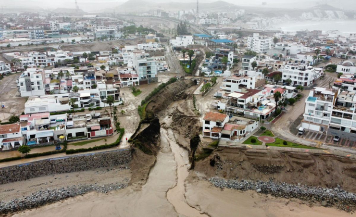 Las autoridades está en alerta ante la inminente llegada de El Niño Global que0 podría ocasionar estragos y dejar damnificadas a miles de familias. (El Comercio)