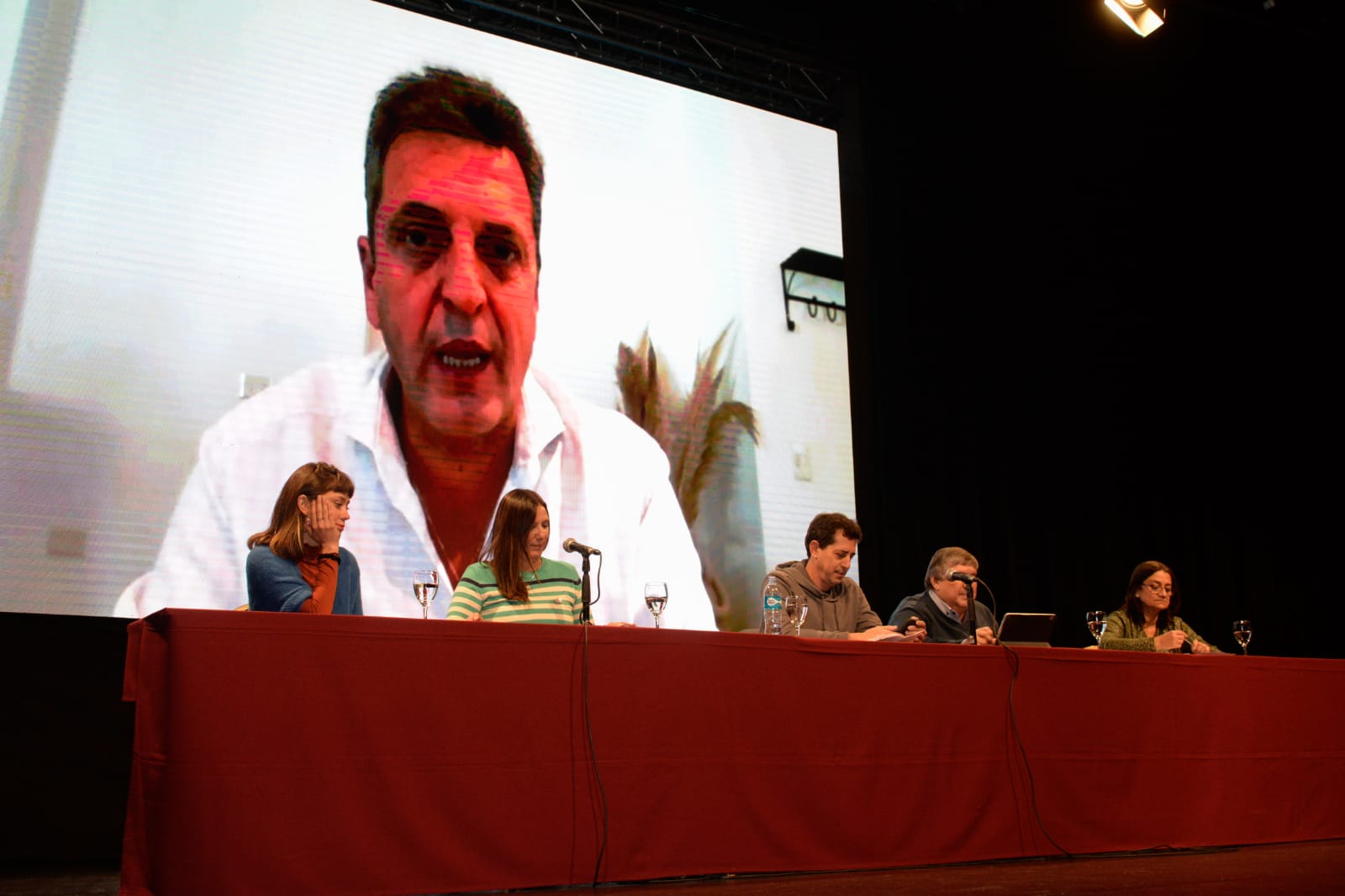 Sergio Massa participó de la cumbre “Peronismo Futuro” por videollamada 