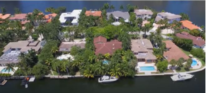 Vista panorámica de la residencia de Genaro García Luna en Florida, EEUU (Anabel Hernández/ Aristegui Noticias)