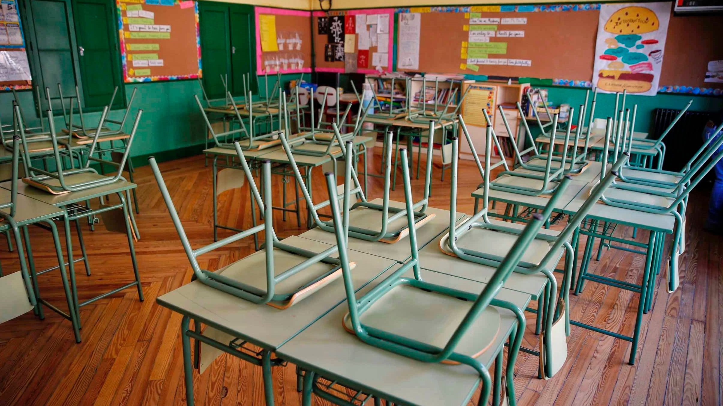 La decisión del presidente Alberto Fernández de volver a cerrar las escuelas del AMBA generó bronca, indignación y tristeza en una gran parte de la comunidad educativa (Efe) 