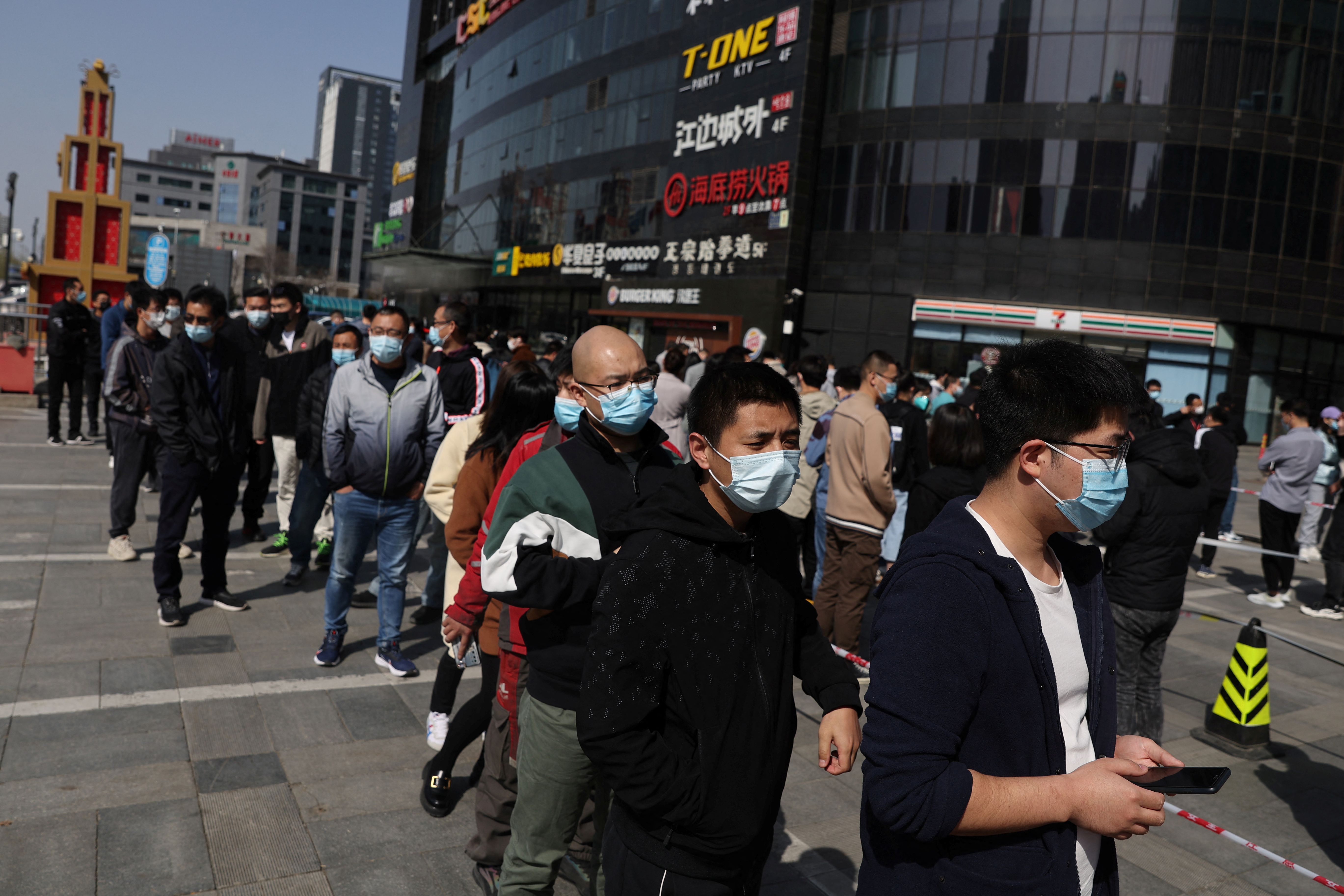 Identifica el período de incubación de la infección hoy es clave para determinar los días de aislamiento de las personas para que no contagien a otras/ REUTERS/Tingshu Wang