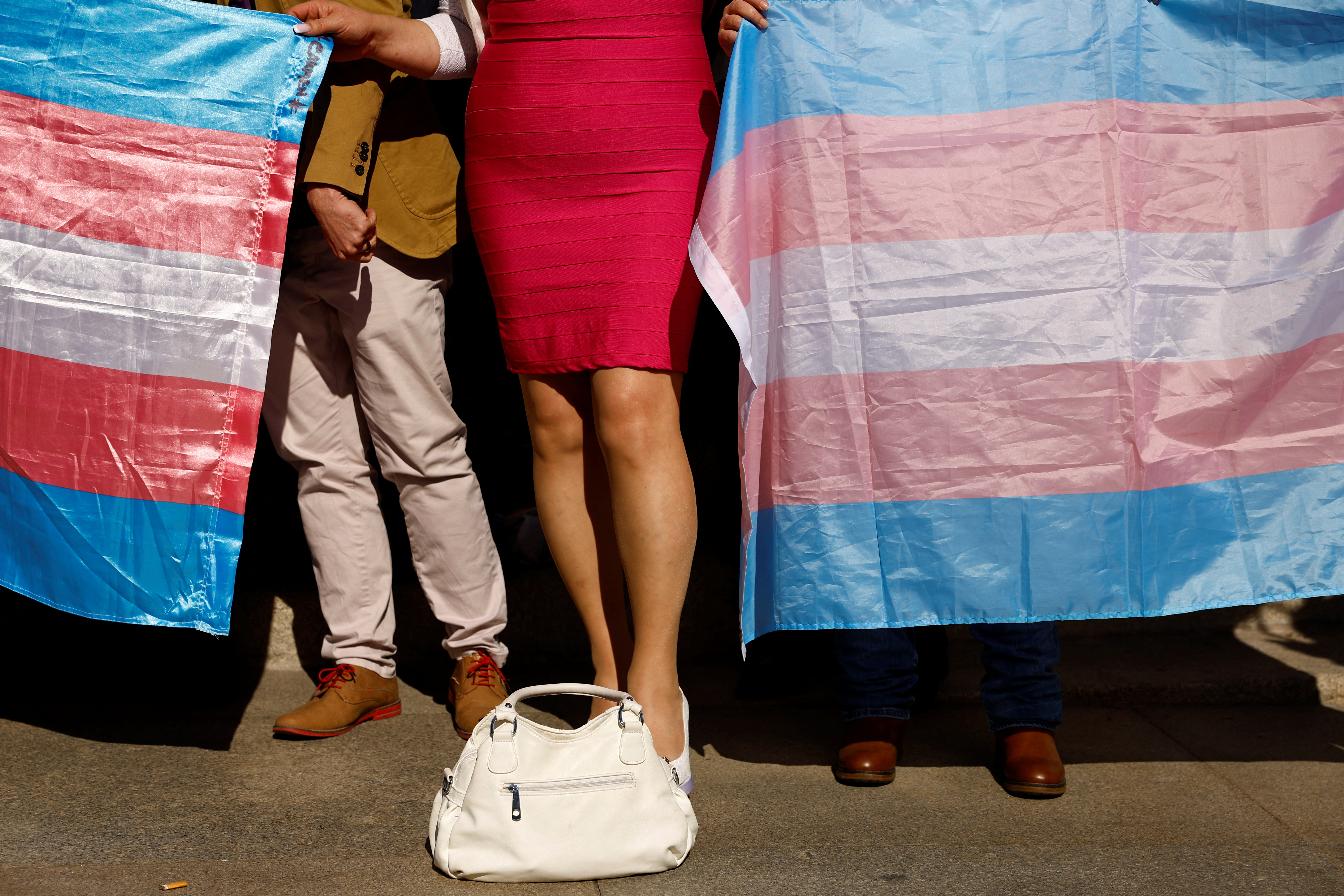 Una de las barreras que enfrentan las personas con identidades de género diversas, para el disfrute de sus derechos, son las medidas sociales reguladas por medio de los marcadores “sexo”. REUTERS/Susana Vera