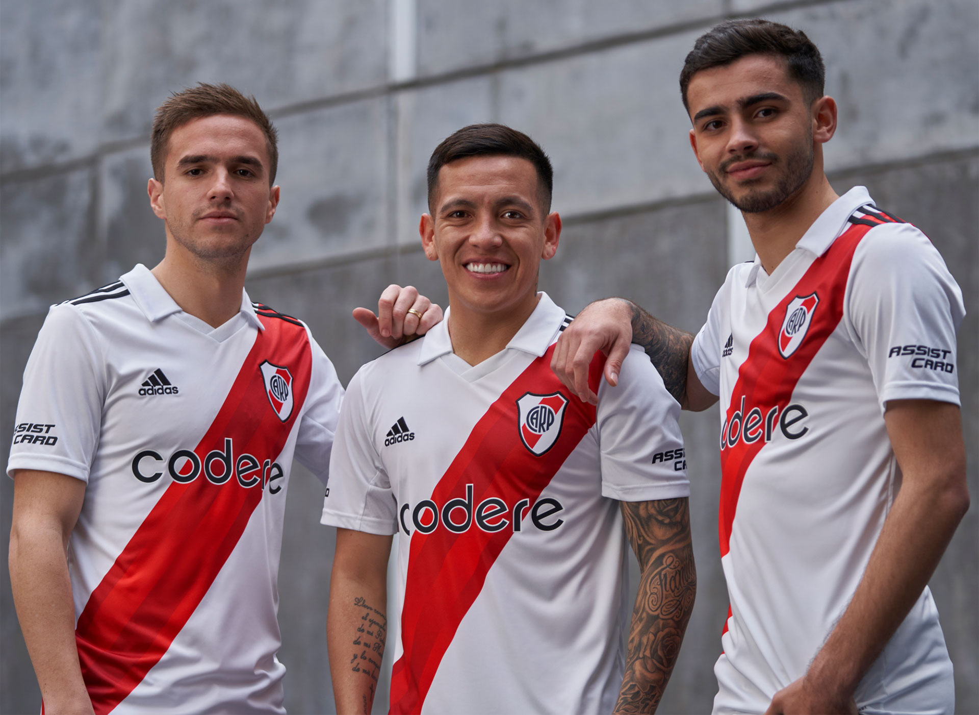 River Plate presentó su nueva camiseta titular