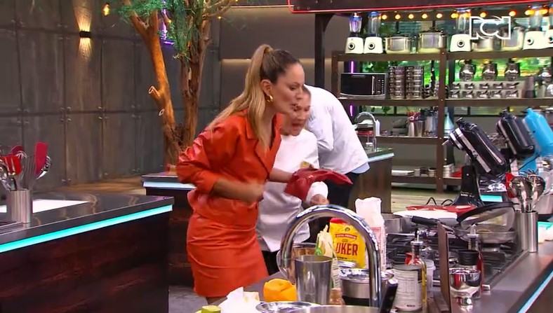 Claudia Bahamón sufrió serio percance en 'Masterchef Celebrity' intentando  evitar un accidente: “¿Por qué hiciste eso?” - Infobae