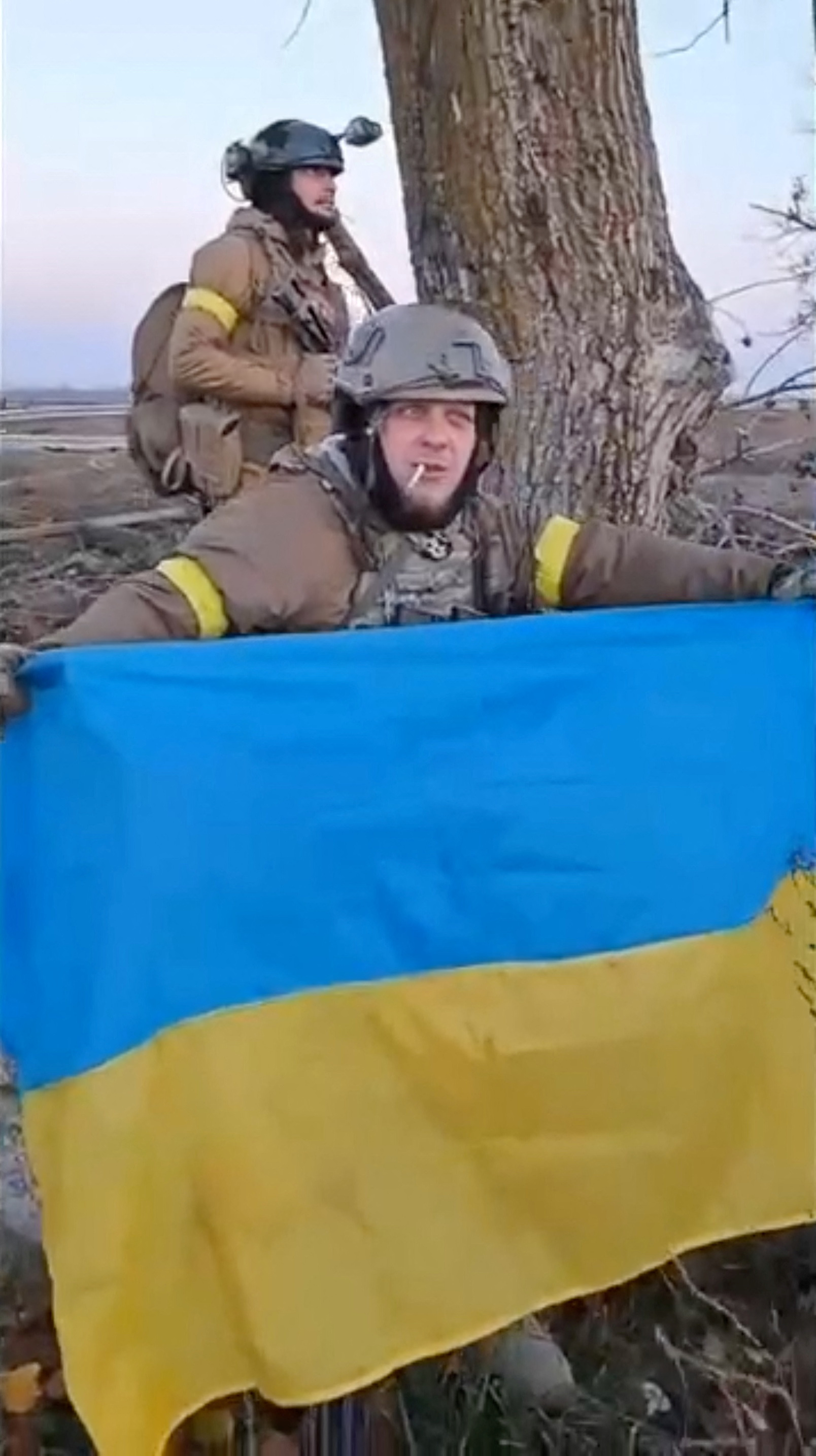 Soldados ucranianos de la brigada 28 avanzan hacia Kherson en el sureste de Posad-Pokrovske, Óblast de Kherson (Reuters vía REUTERS)
