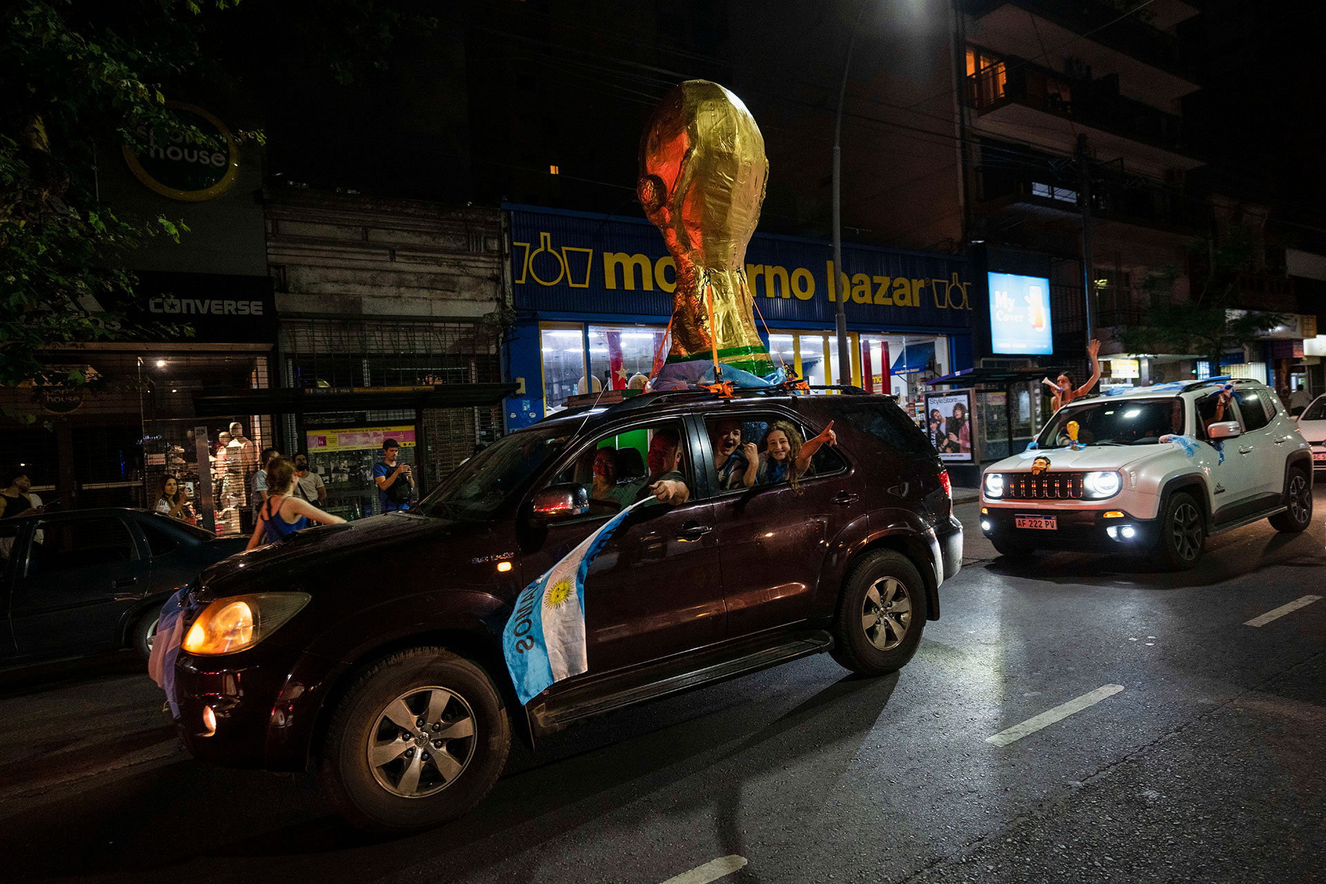 Las excepciones como los festejos populares masivos como el de la obtención del Campeonato Mundial de Fútbol son aceptadas y acompañadas por las autoridades con absoluto sentido común (AP Photo/Rodrigo Abd)