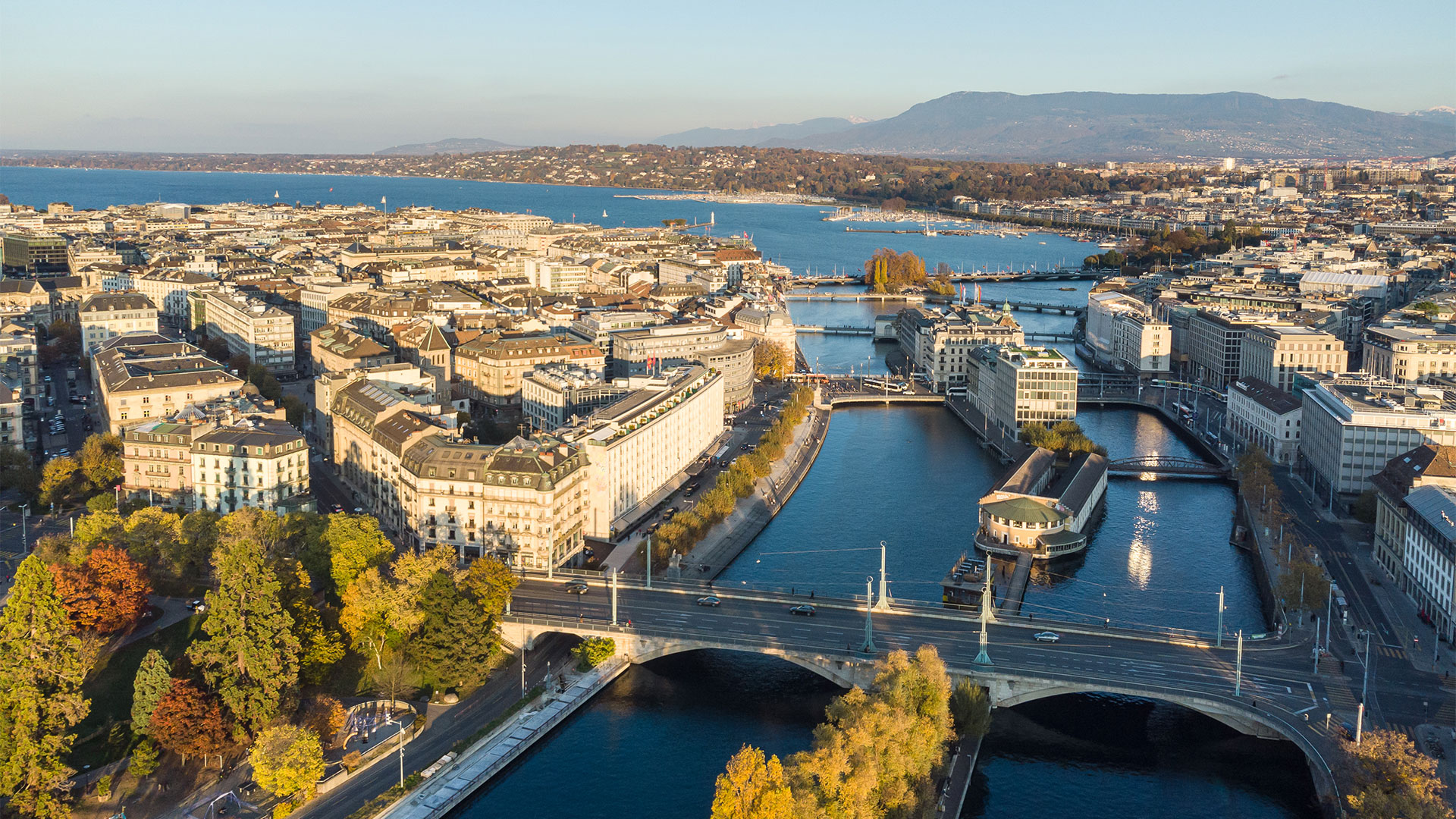 Vista aérea de la ciudad de Ginebra, en Suiza, donde cerca del 15% de la población adulta tiene más de un millón de dólares. (Getty)