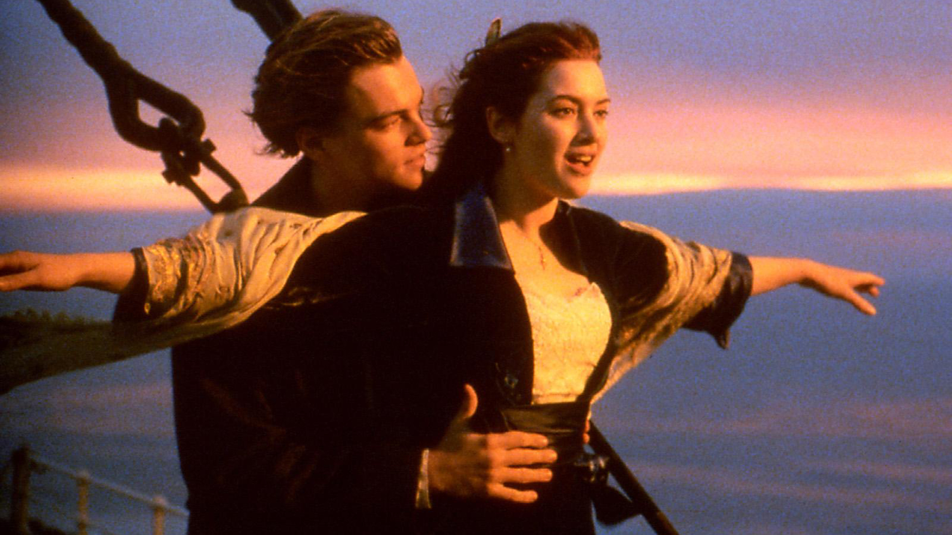 Kate Winslet y Leonardo DiCaprio en una de las escenas más emblemáticas de Titanic y de la historia del cine