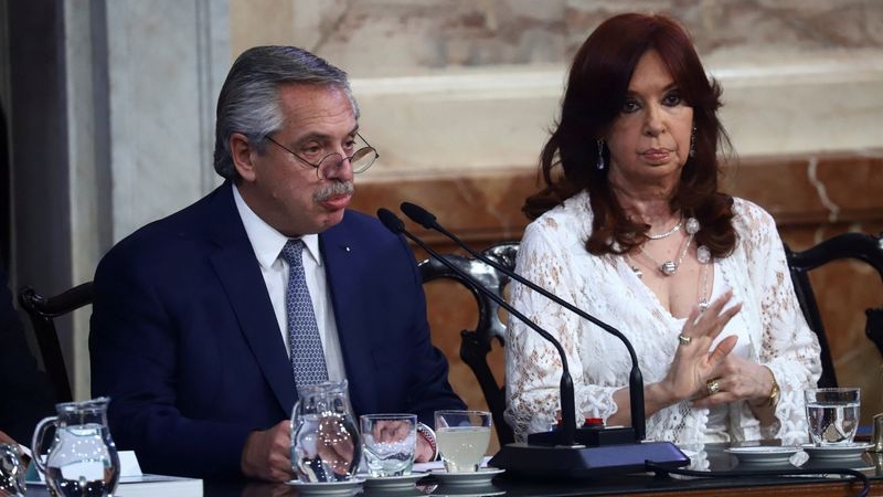 El presidente argentino Fernández se dirige al Parlamento