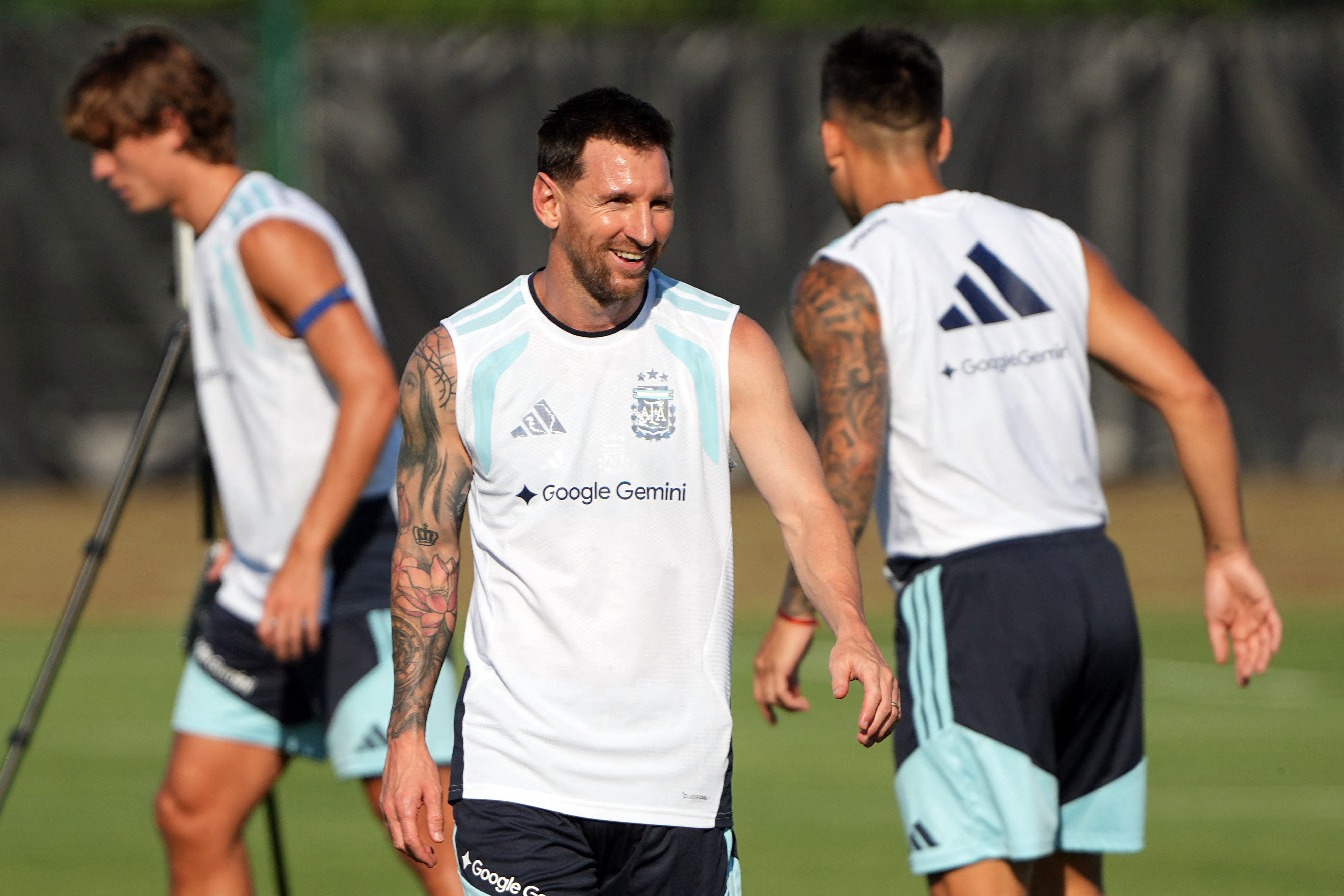 Messi se busc&oacute; en un paquete de figuritas: la frase en tercera persona que hizo furor en las redes
