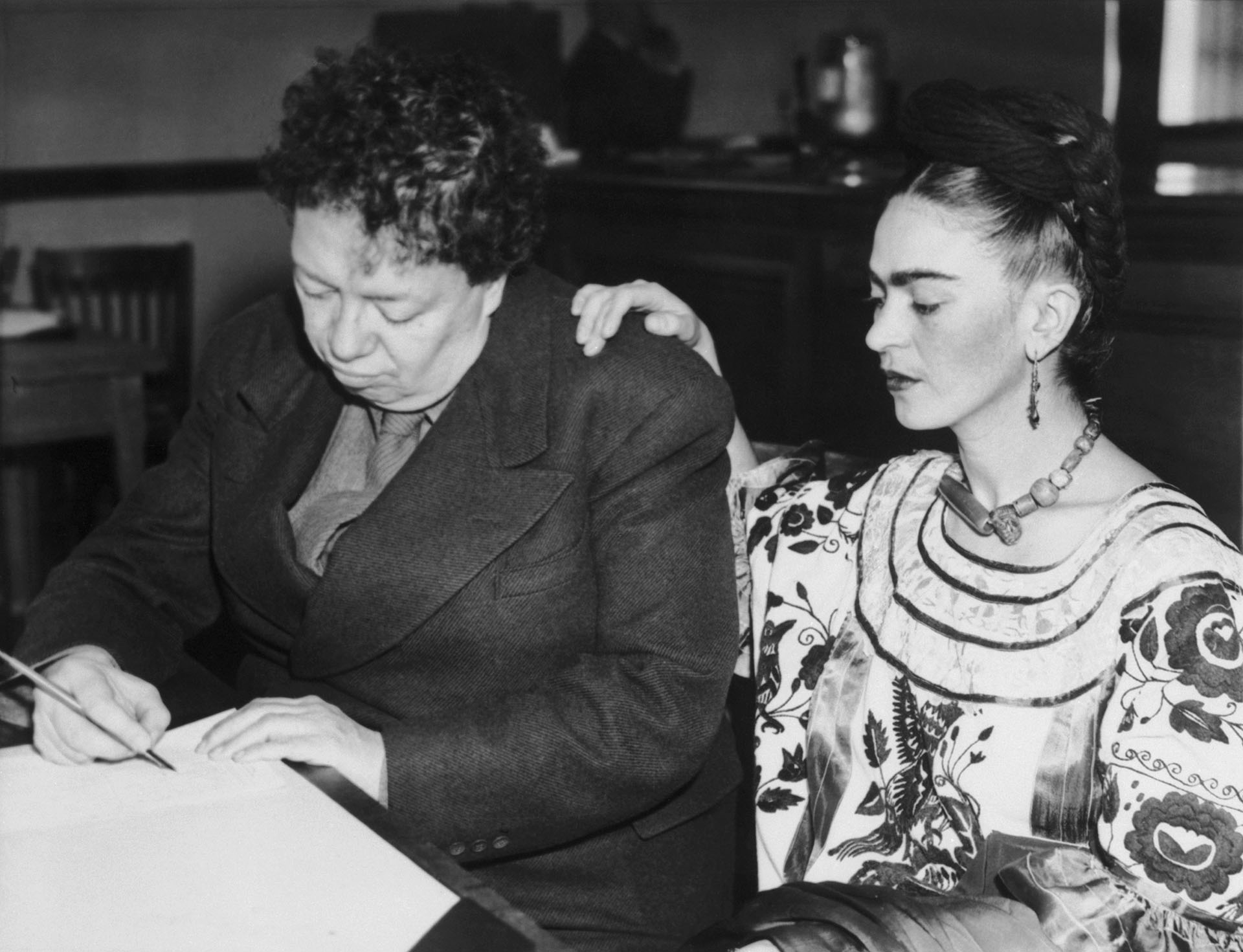 Cuando volvieron a México, en 1934, Frida y Diego se instalaron en el barrio de San Ángel. En esta época quedó por tercera vez embarazada