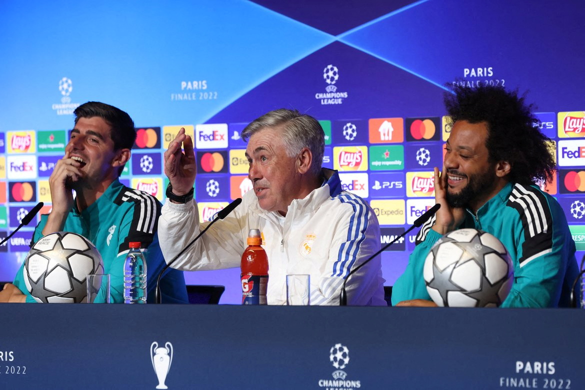 Courtois, Ancelotti y Marcelo, en la conferencia de prensa previa a la final de la Champions League (UEFA/Handout)