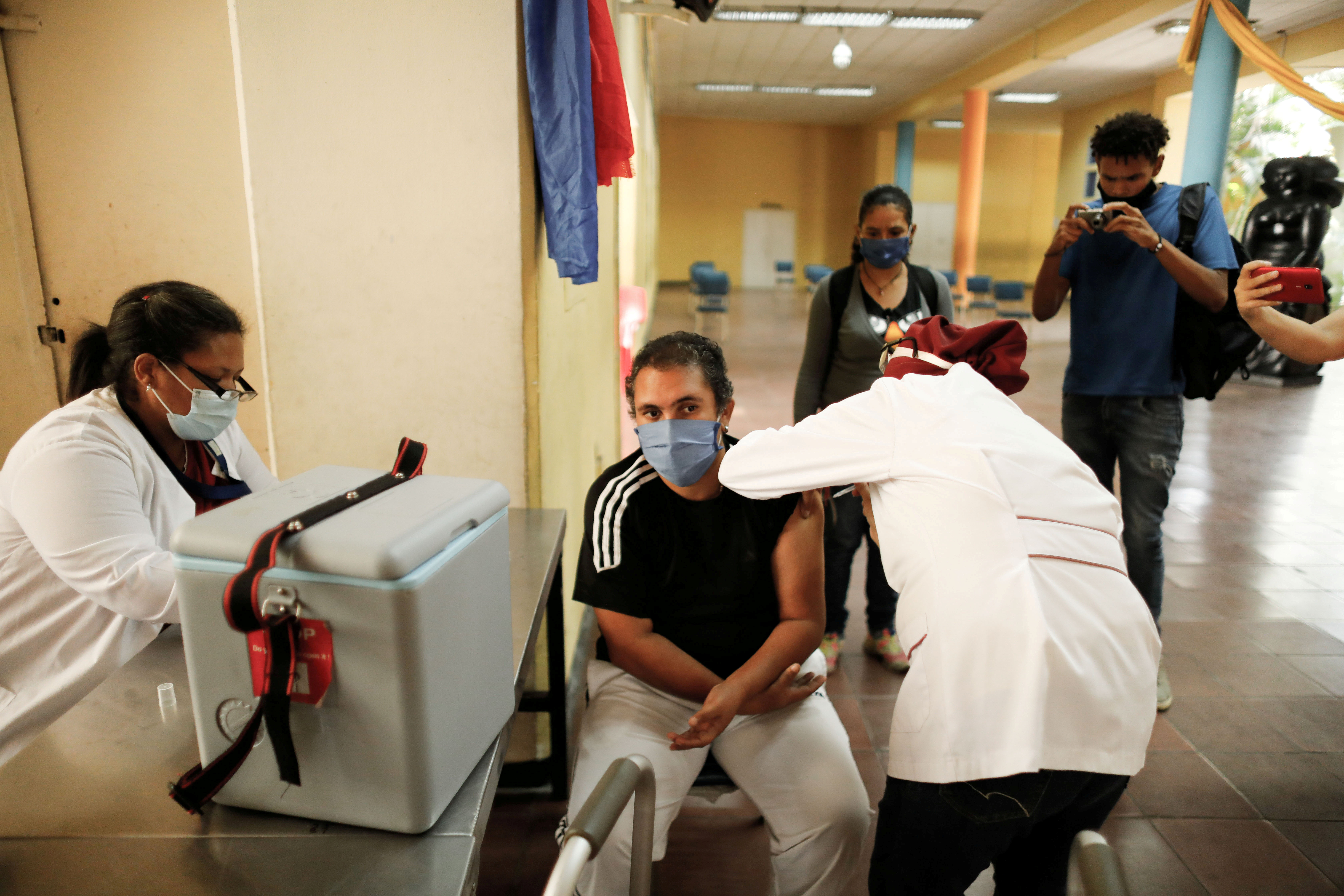 Poco más de un millón de vacunas llegaron a Venezuela (REUTERS/Leonardo Fernandez Viloria)