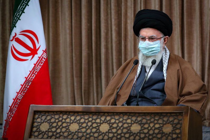 El líder Supremo de Irán,  Ayatolá Ali Khamenei . Teherán, Irán, 11 de marzo de  2021. Official Khamenei Website/Handout via REUTERS