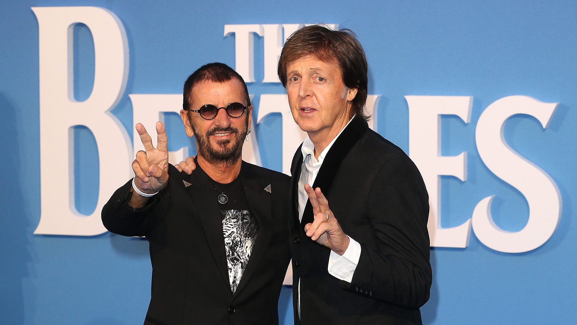 Paul y Ringo, los dos Beatles sobrevivientes. Paul fue el que diseñó el primer boceto de la tapa y lo desarrolló junto al artista Peter Blake (Getty Images)