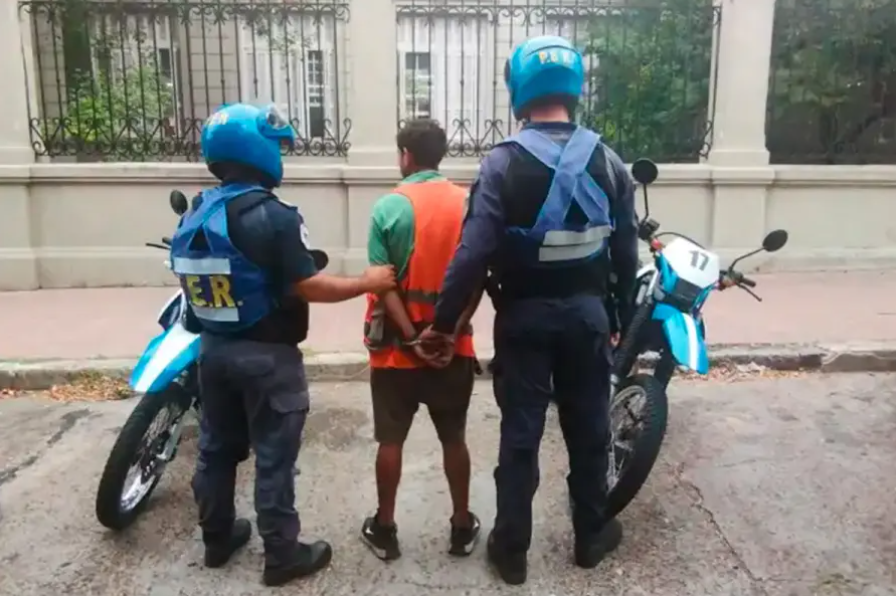 En medio de su construcción federal, Kicillof busca contener a intendentes en alerta por la caída de recursos 