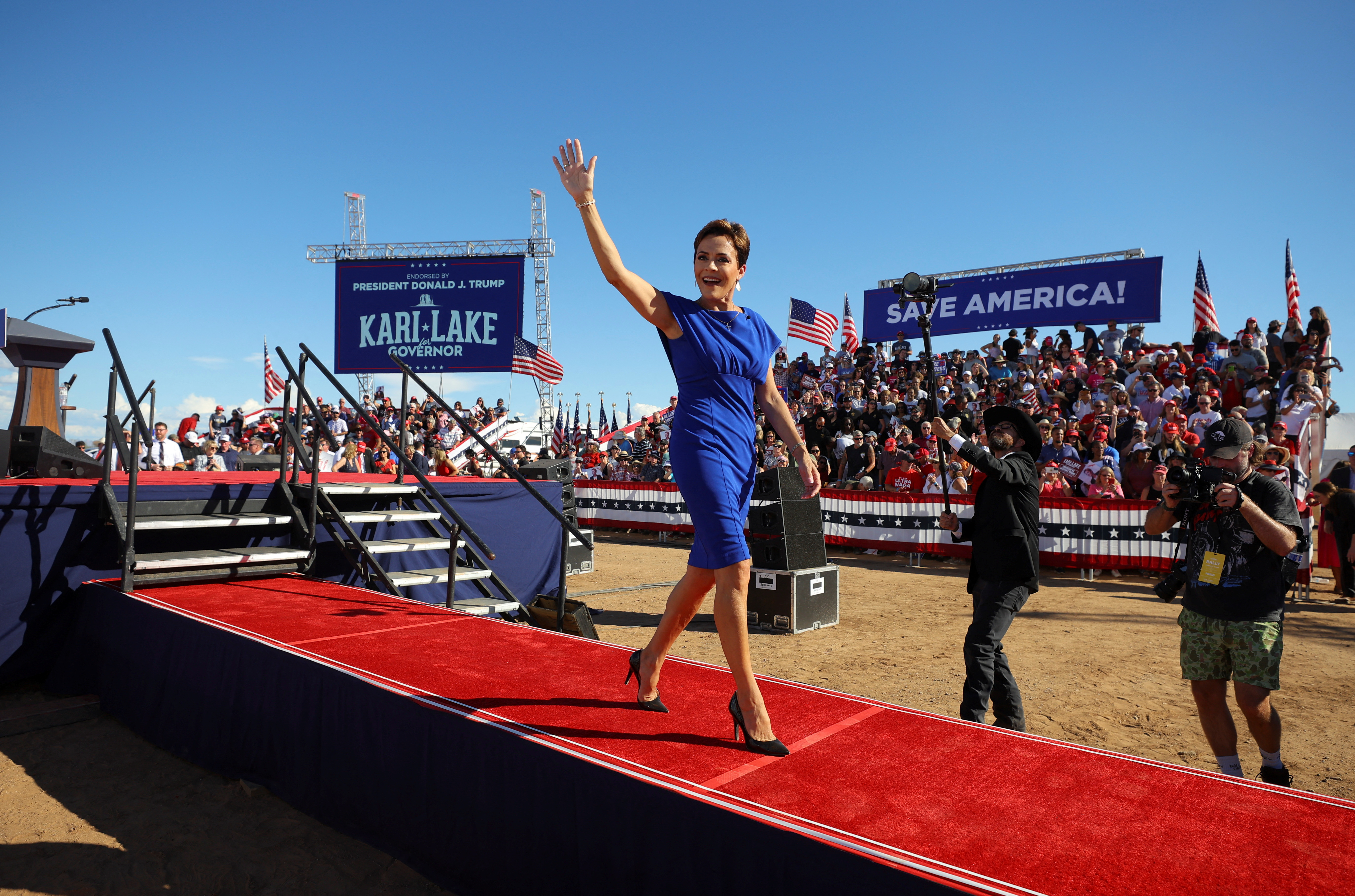 The Republican candidate for governor, Kari Lake, who has the support of Donald Trump, during an act in the city of Mesa.  (REUTERS/Brian Snyder)