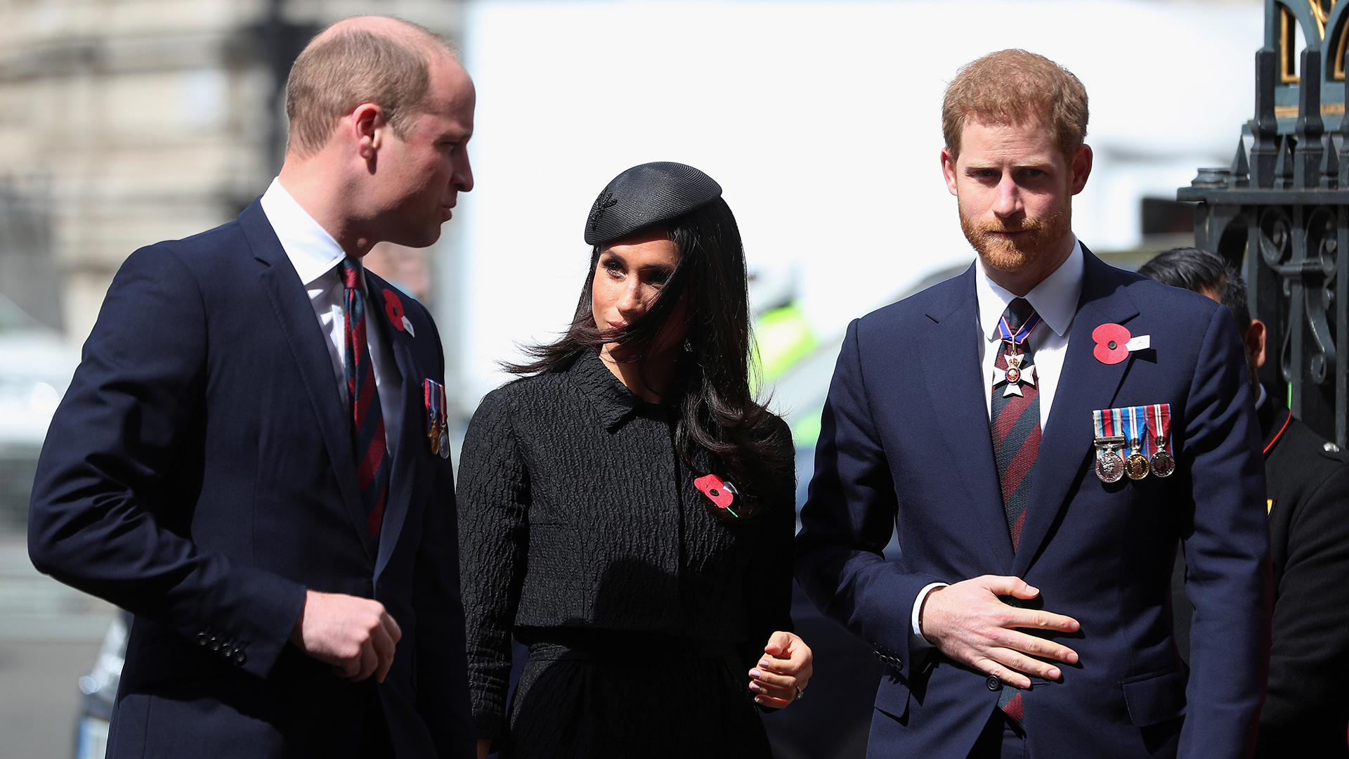 El príncipe William con Harry y Meghan Markle en 2018 REUTERS/Hannah McKay